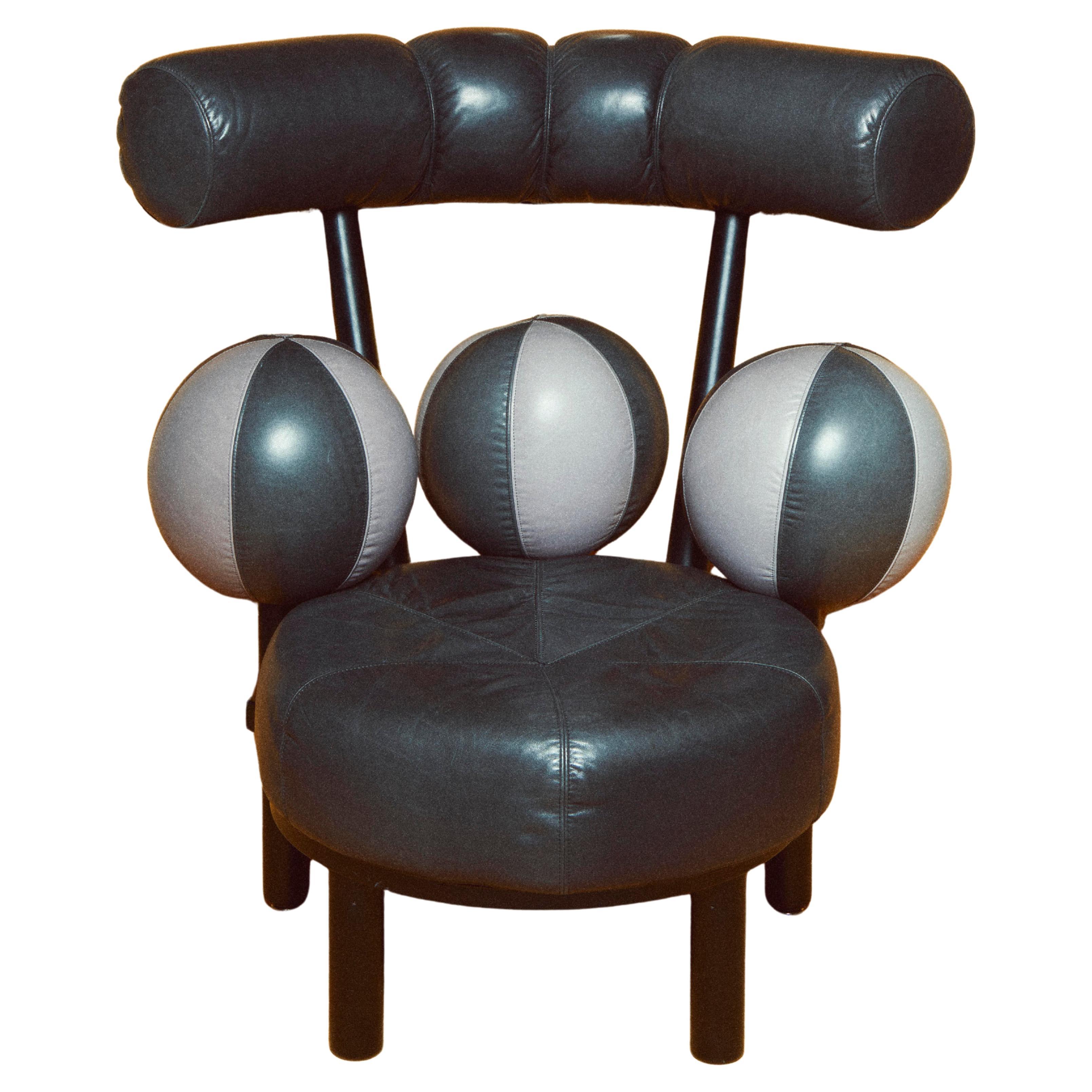 Pair of Globe lounge chairs by Peter Opsvik, Norway, 1980 For Sale