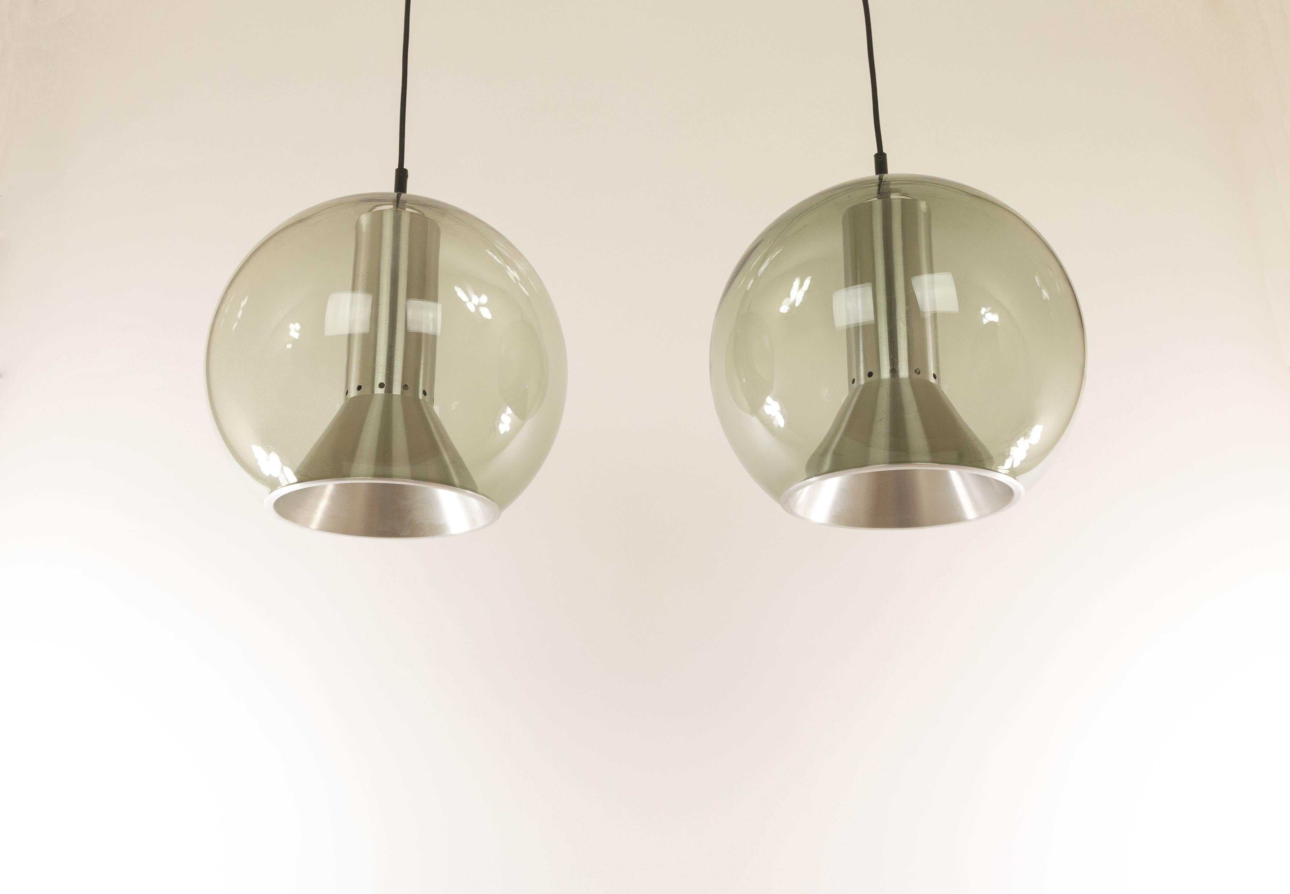 Pair of 'Globe' Pendants by Frank Ligtelijn for RAAK Amsterdam, 1970s In Good Condition For Sale In Rotterdam, NL