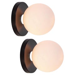 Paar Kugel-Wandleuchter von Research. Beleuchtung, schwarz, 5in-Glas, auf Bestellung gefertigt