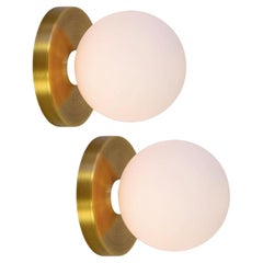 Paar Kugel-Wandleuchter von Research. Beleuchtung, Messing, 5in-Glas, auf Bestellung gefertigt
