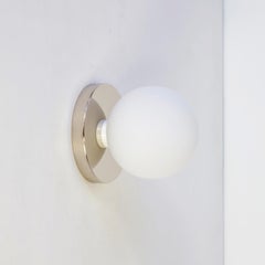 Coppia di lampade a globo di Research.Lighting, nichel, vetro da 5 pollici, su ordinazione