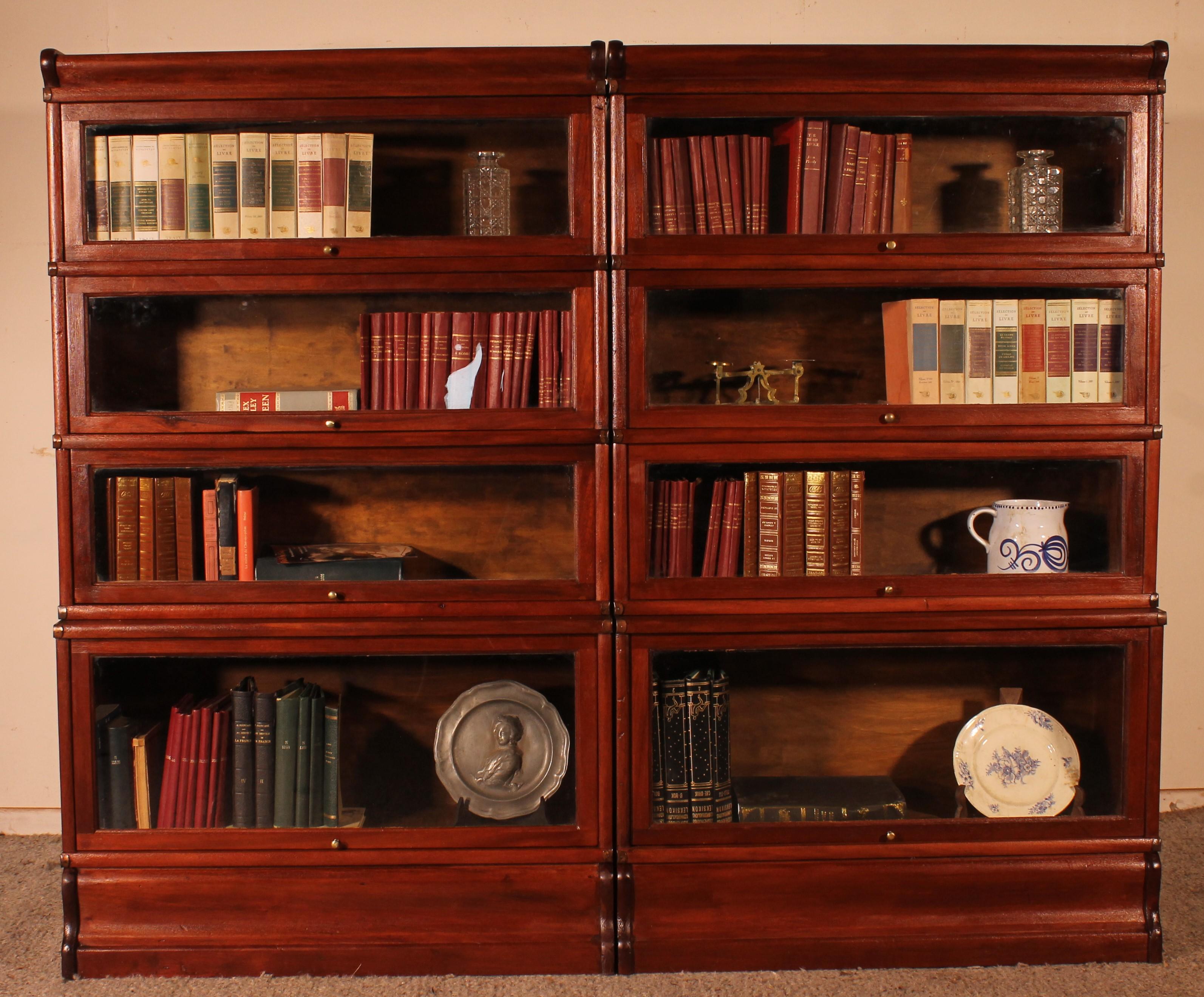 Aesthetic Movement Pair of Globe Wernicke Bookcases in Mahogany, 19th Century For Sale