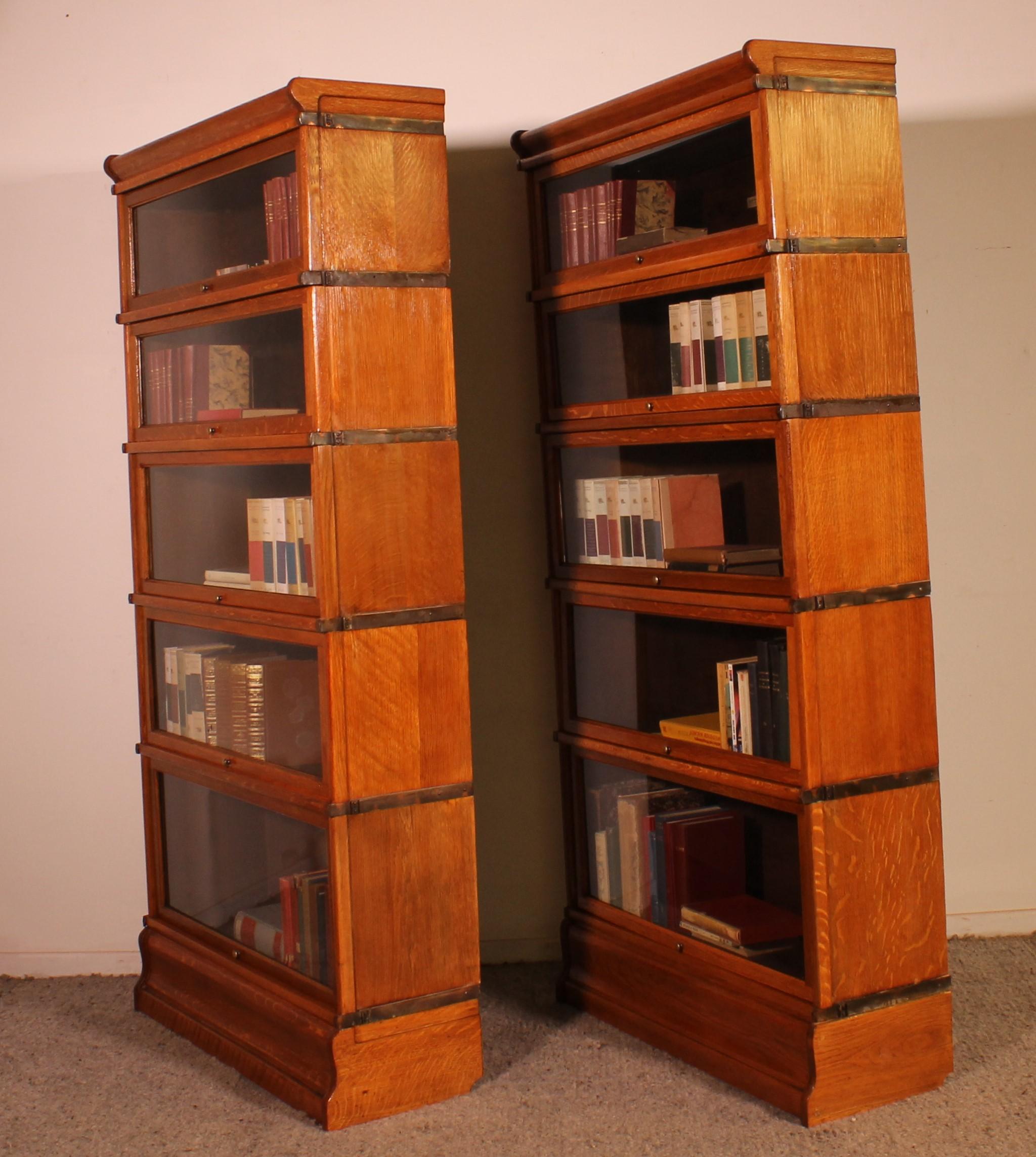 Pair Of Globe Wernicke Bookcases In Oak -19th Century For Sale 4