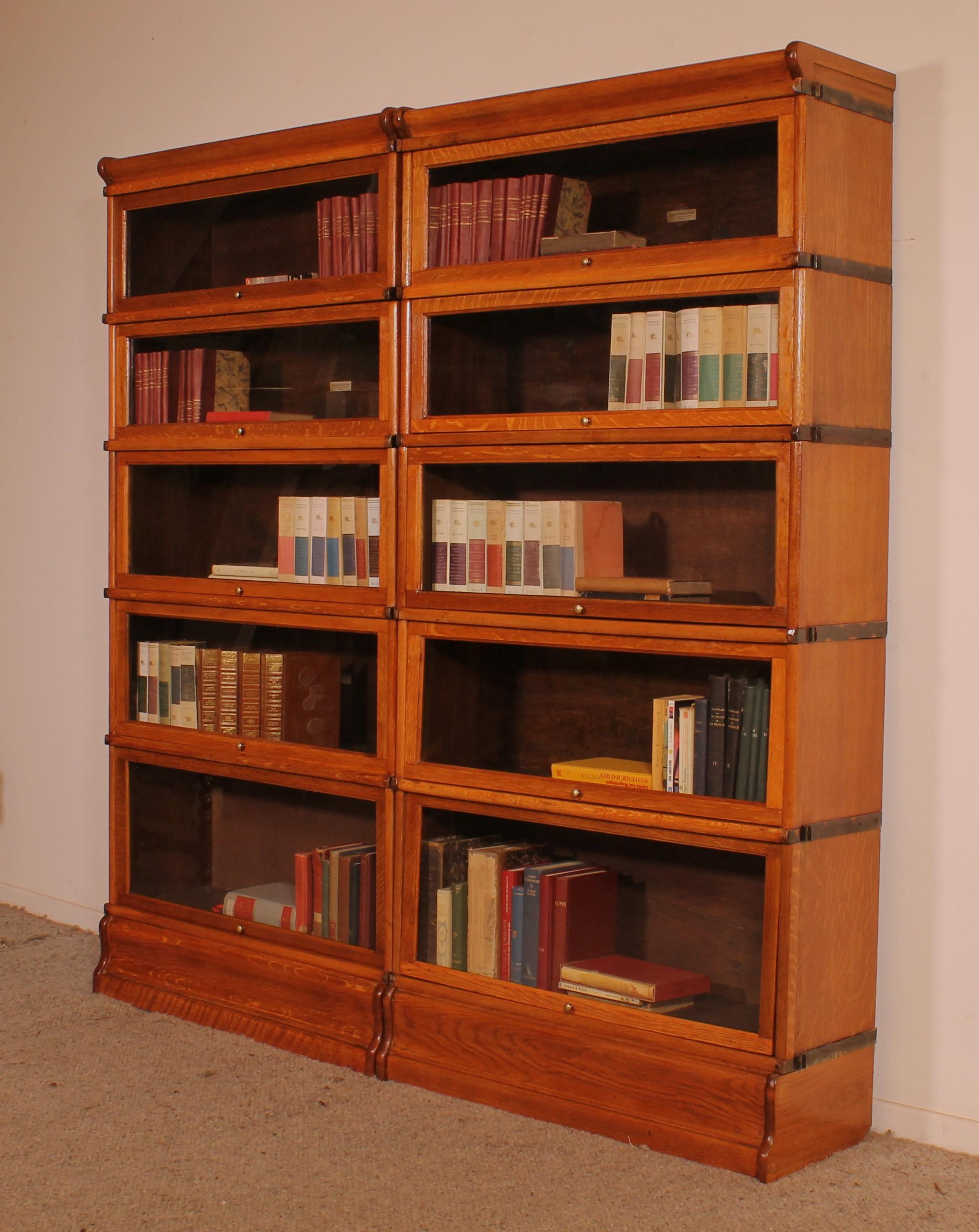 Pair Of Globe Wernicke Bookcases In Oak -19th Century For Sale 2