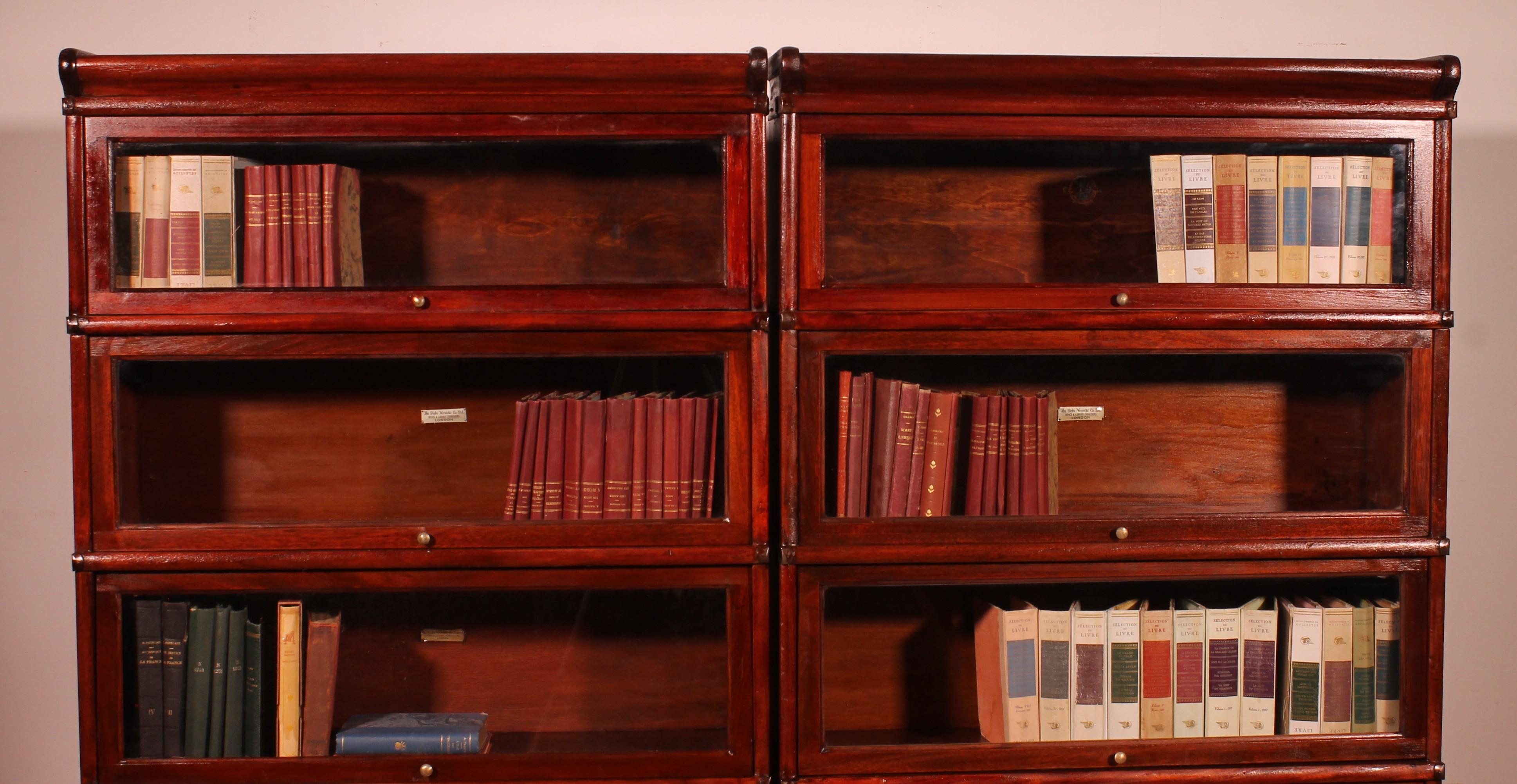 Pair Of Globe Wernicke Mahogany Bookcases Circa 1900 en Bueno estado para la venta en Brussels, Brussels