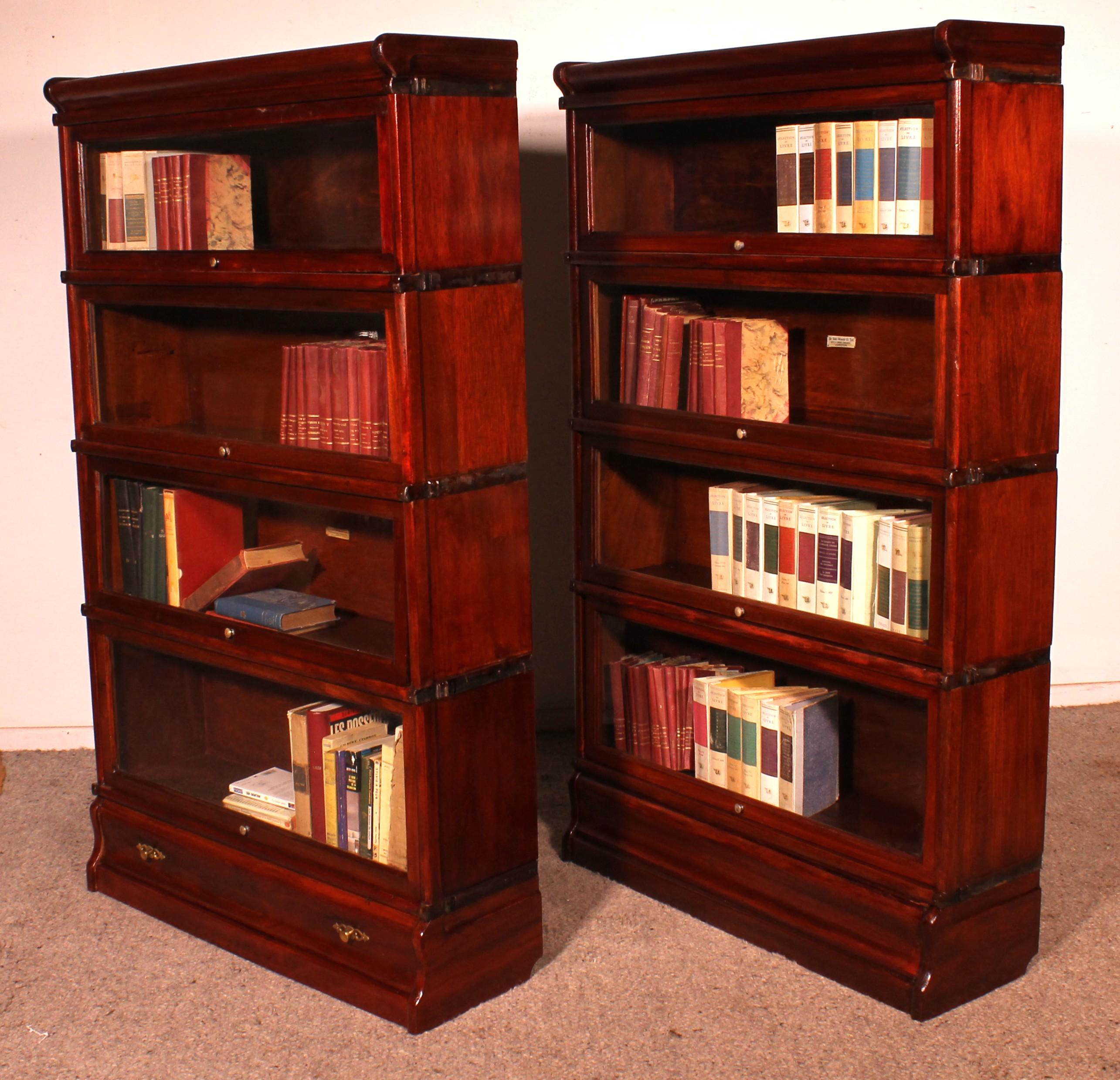 Pair Of Globe Wernicke Mahogany Bookcases Circa 1900 en venta 2