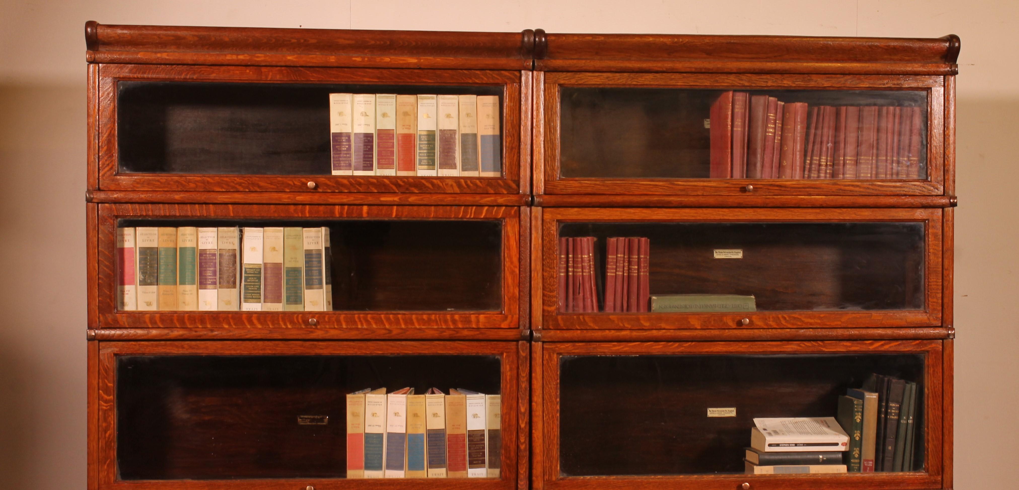 Edwardian Pair Of Globe Wernicke Oak Bookcases Circa 1900 For Sale