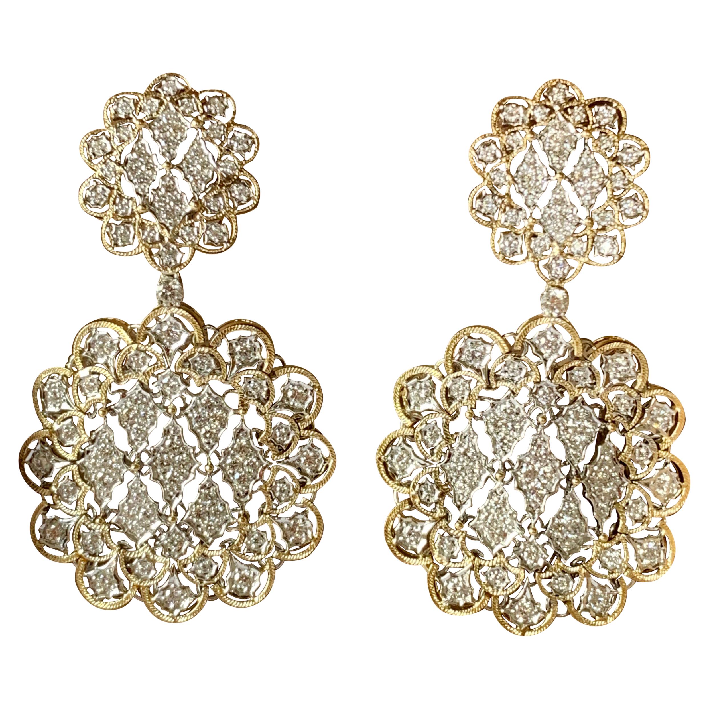Pair of Glorious 18 Karat White and Yellow Gold Earrings with Diamonds For Sale
