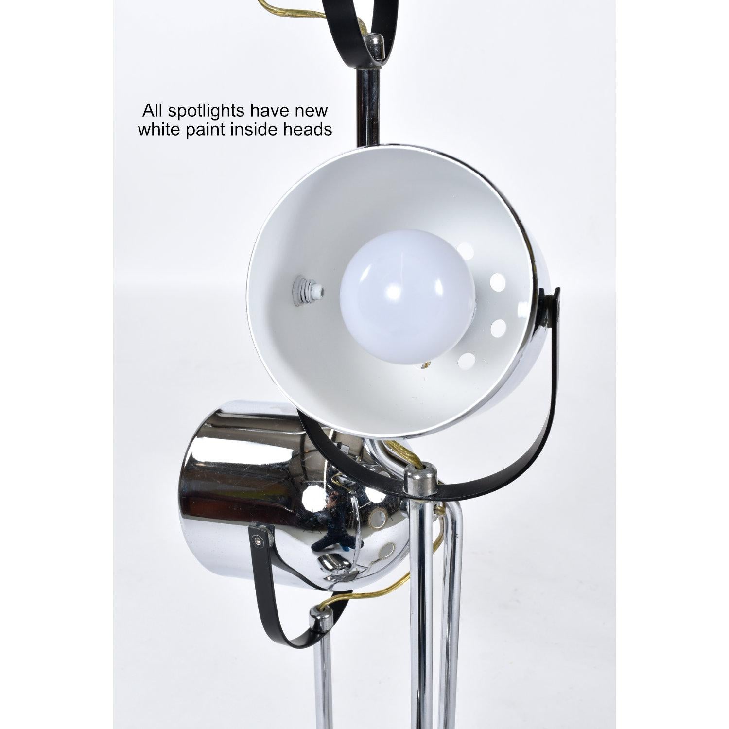 Pair of Goffredo Reggiani Post Modern Chrome Spotlight Table Lamps For Sale 3