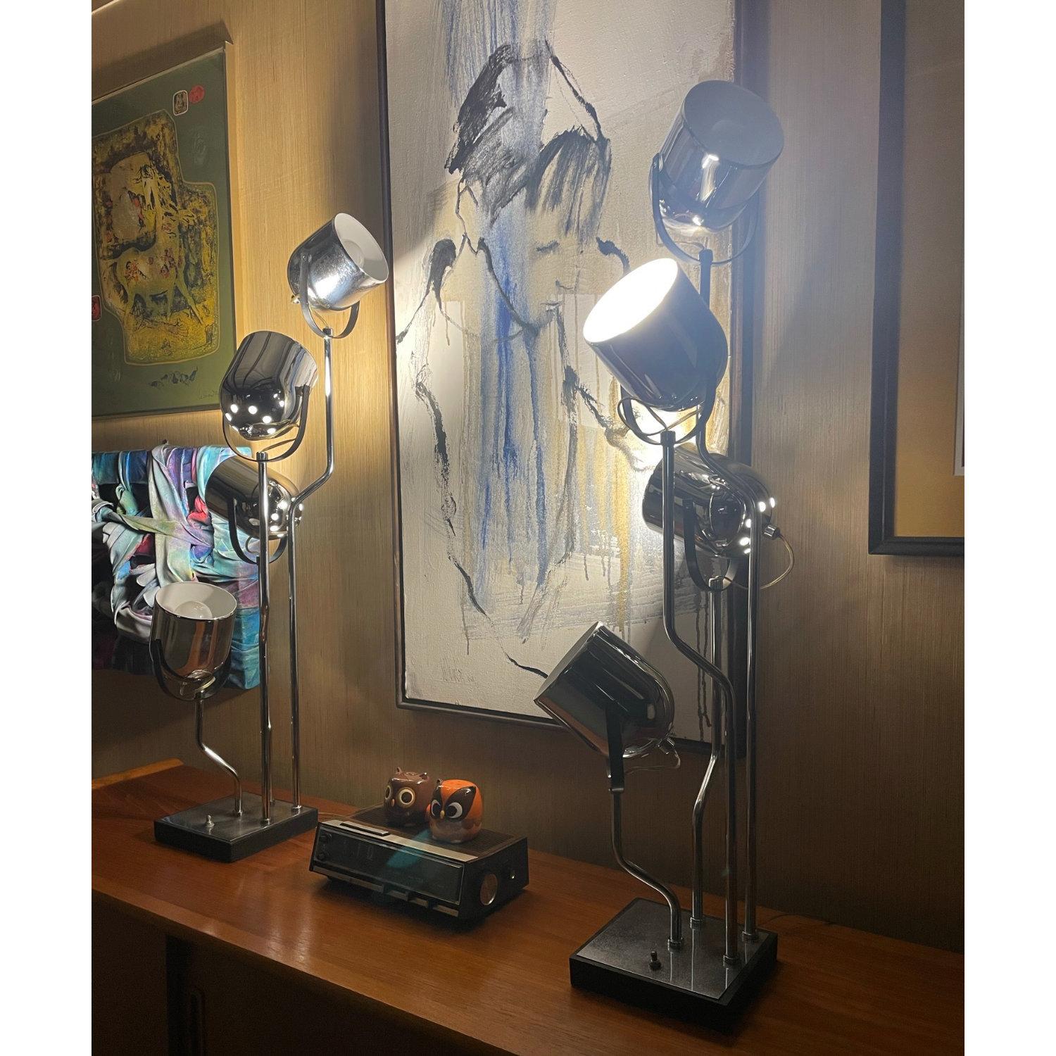Italian Pair of Goffredo Reggiani Post Modern Chrome Spotlight Table Lamps For Sale