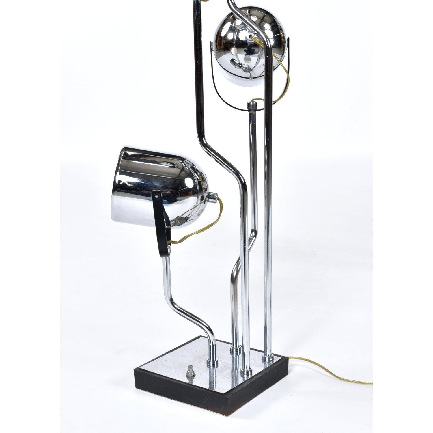 Pair of Goffredo Reggiani Post Modern Chrome Spotlight Table Lamps For Sale 1