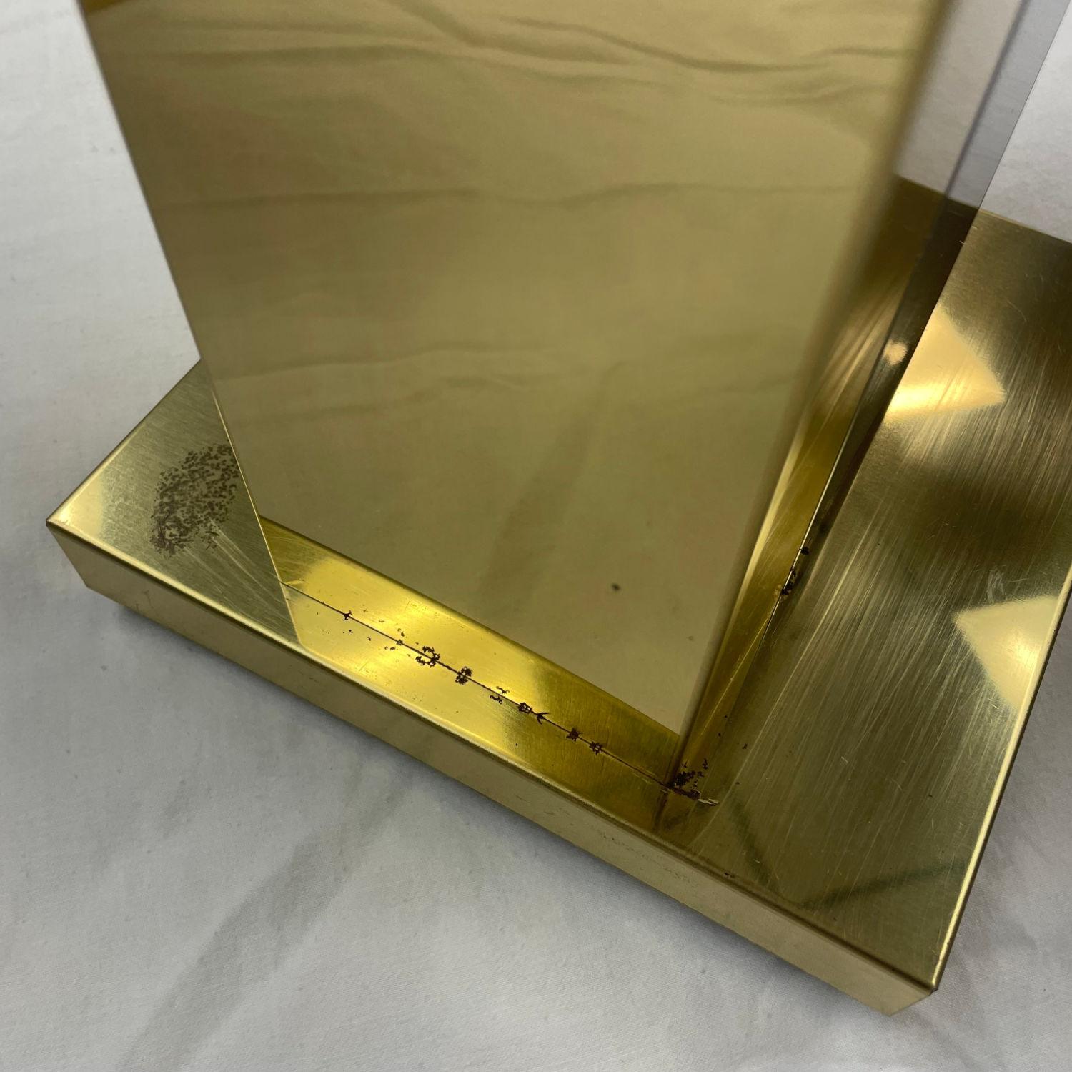 Coppia di lampade da tavolo in metallo in stile Pierre Cardin oro e nero in vendita 3