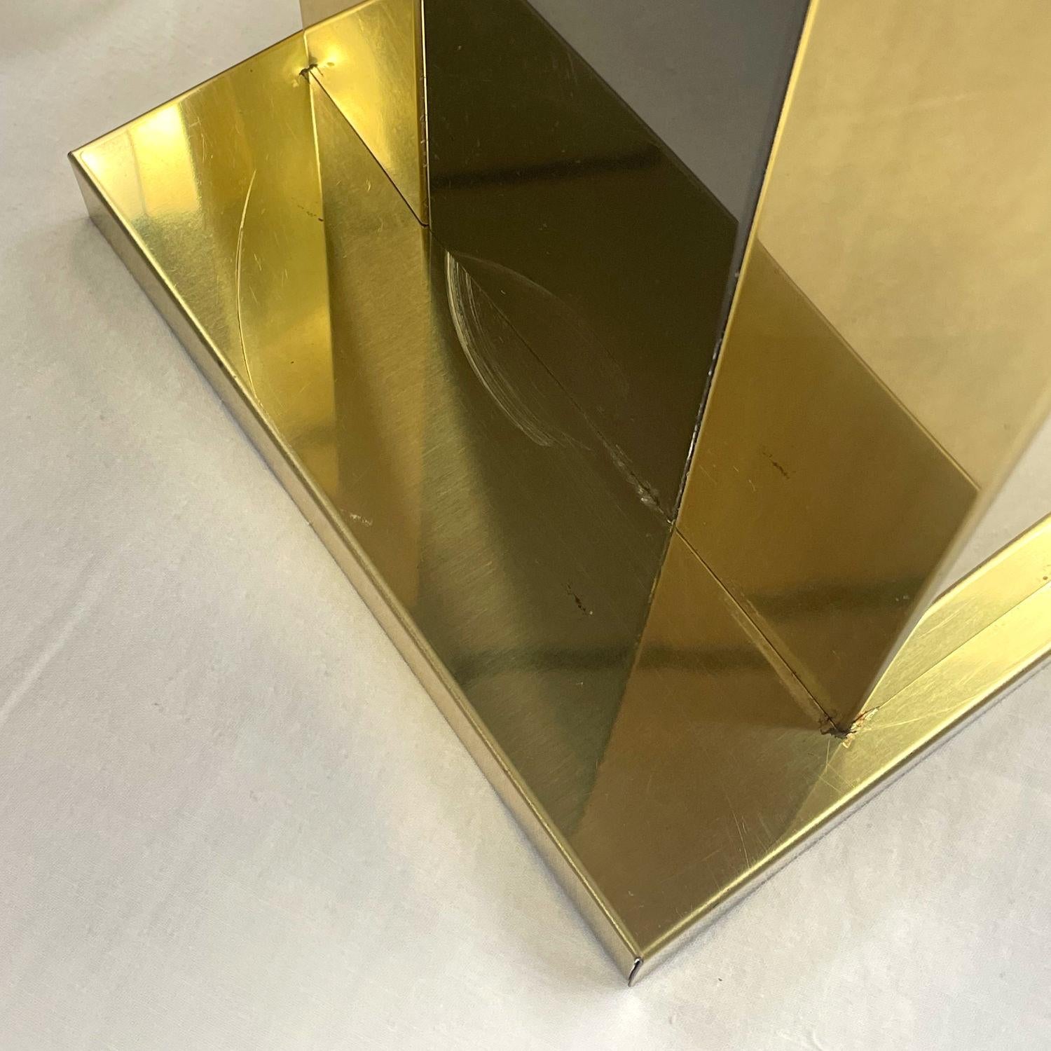 Coppia di lampade da tavolo in metallo in stile Pierre Cardin oro e nero in vendita 5