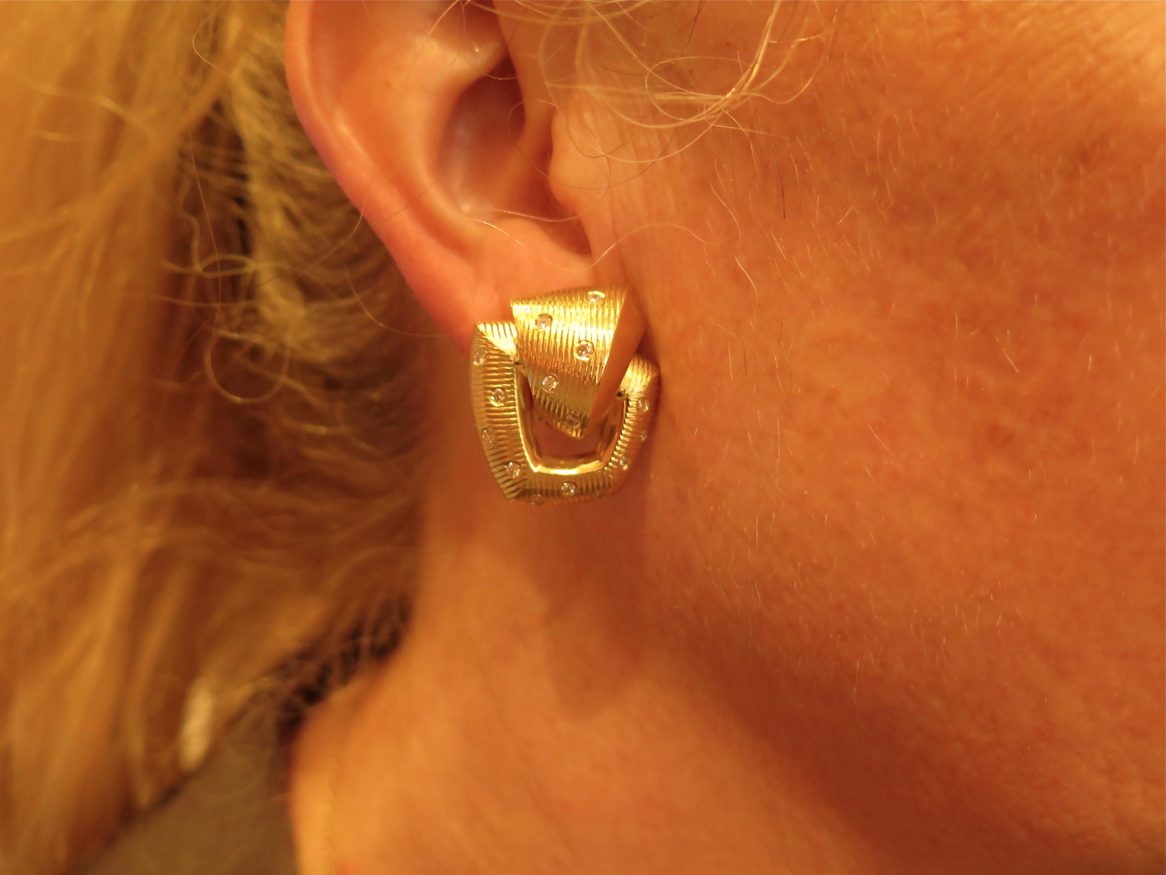 Pair of Gold and Diamond Earrings In Excellent Condition In New York, NY