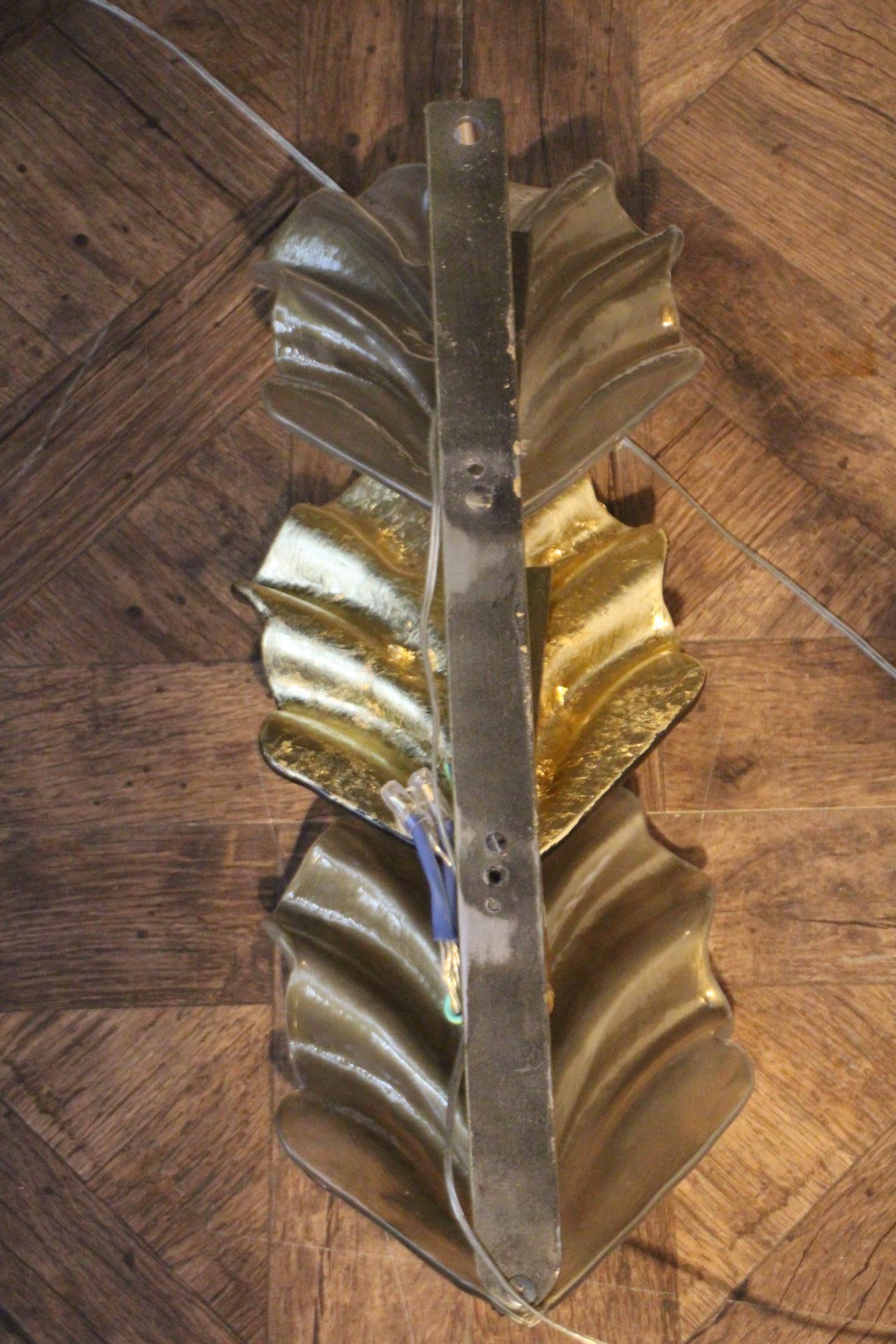 Coppia di lampade a foglia in vetro di Murano color oro e bianco perlato in stile Barovier in vendita 5