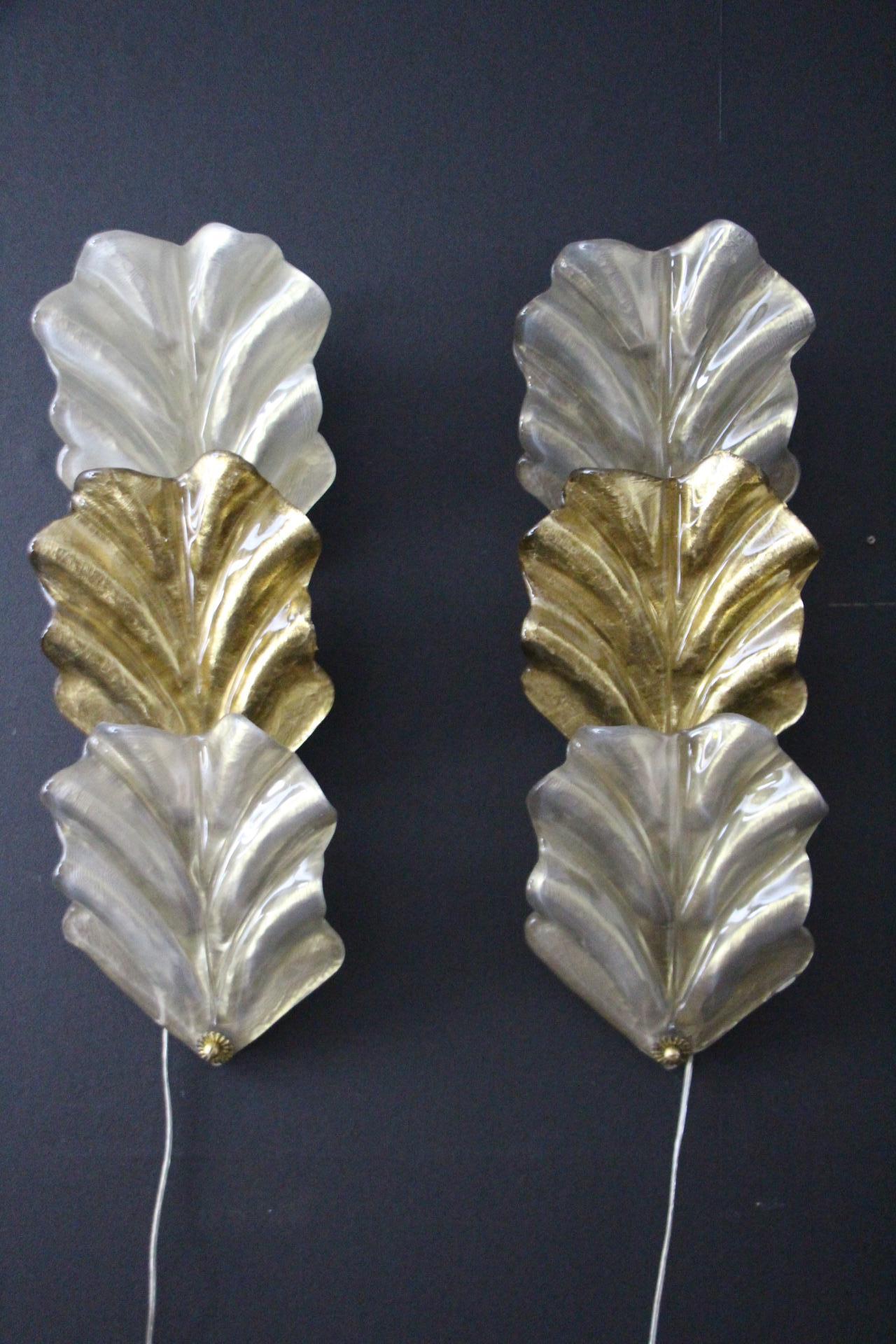 Coppia di lampade a foglia in vetro di Murano color oro e bianco perlato in stile Barovier in vendita 7