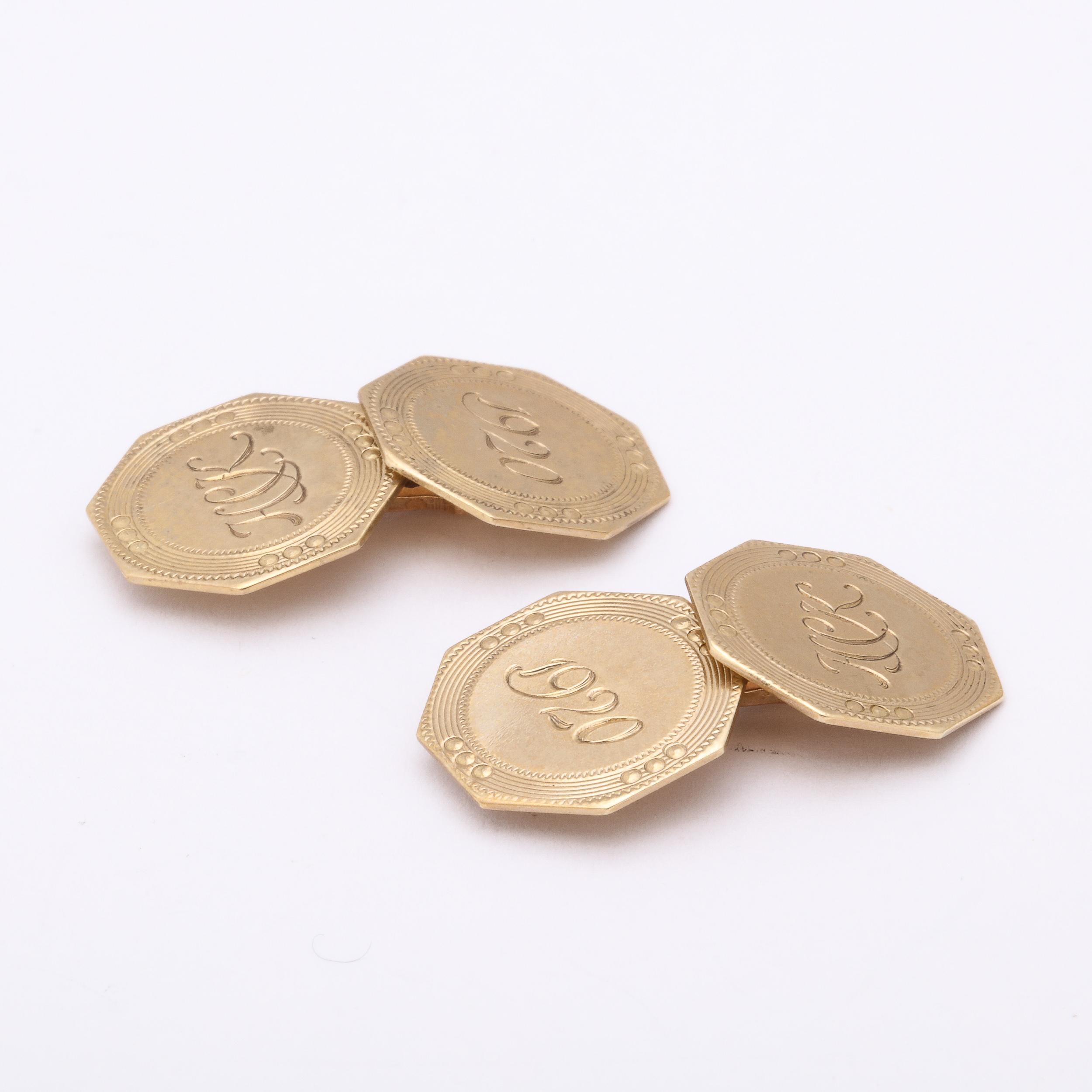 Pair of Gold Art Deco Monogrammed Cufflinks For Sale 3