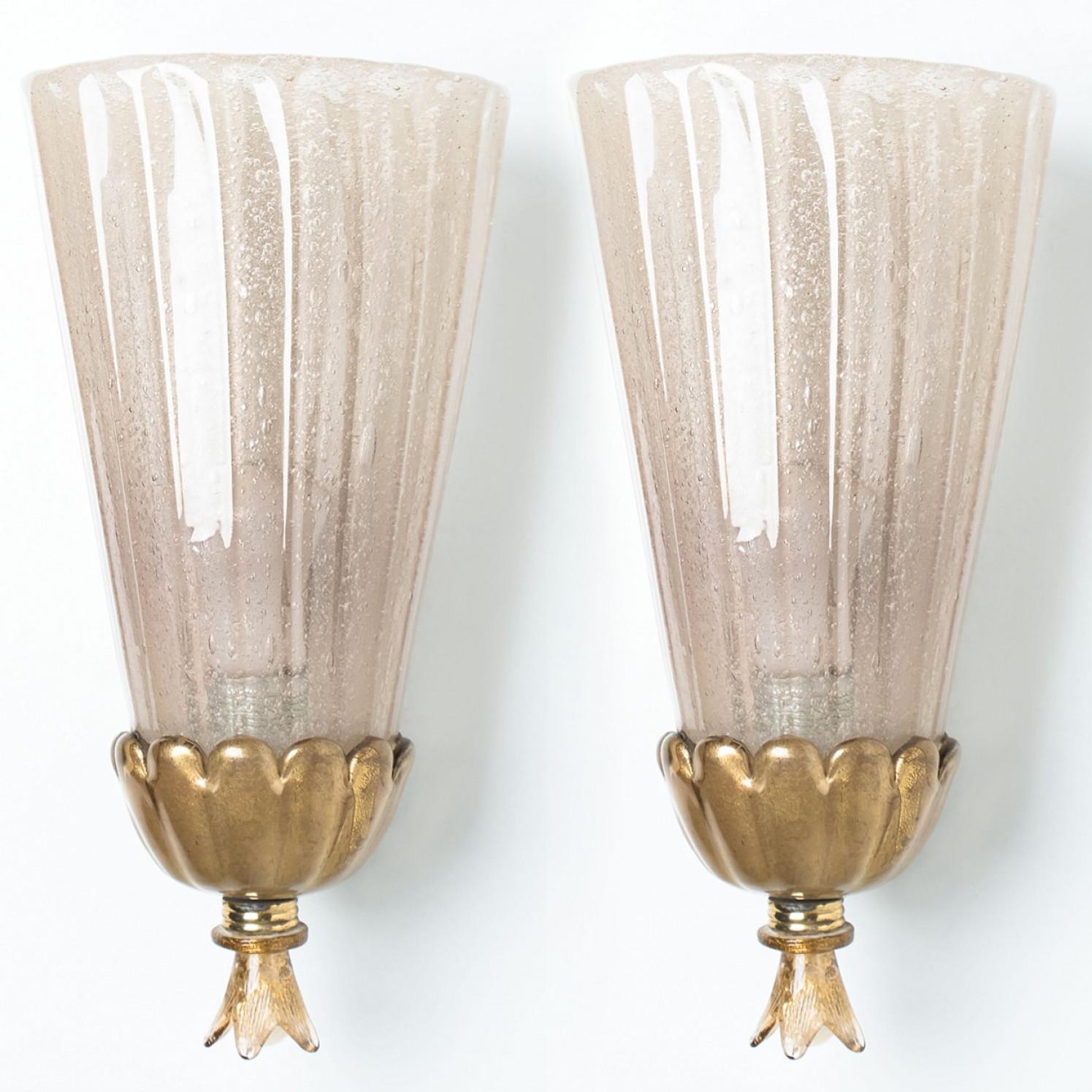 Pareja de apliques de cristal cáliz dorado y latón Barovier, 1960 Italiano en venta
