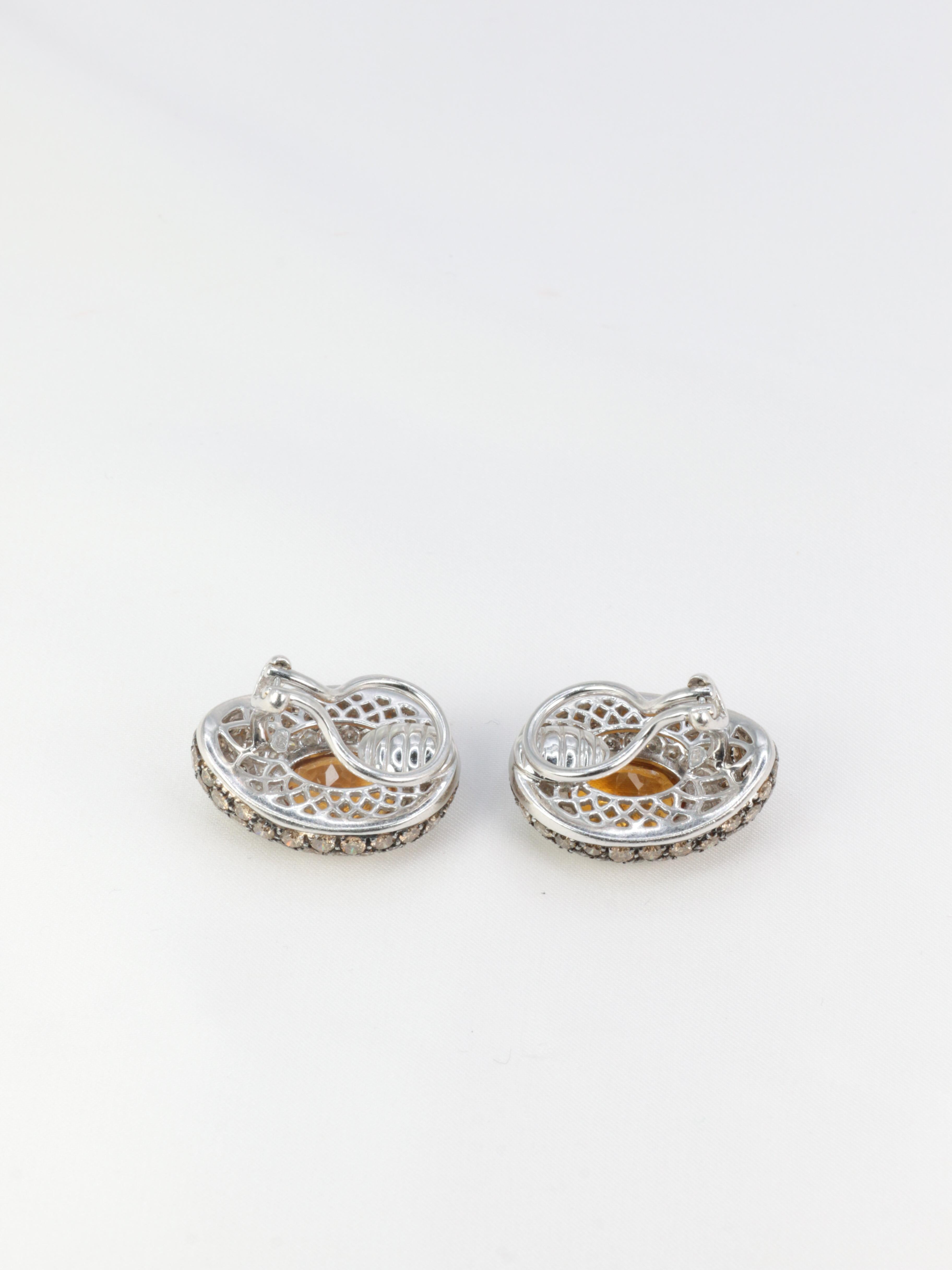 Women's or Men's Pair of Gold, Citrines, White and Champagne Diamonds Earrings For Sale