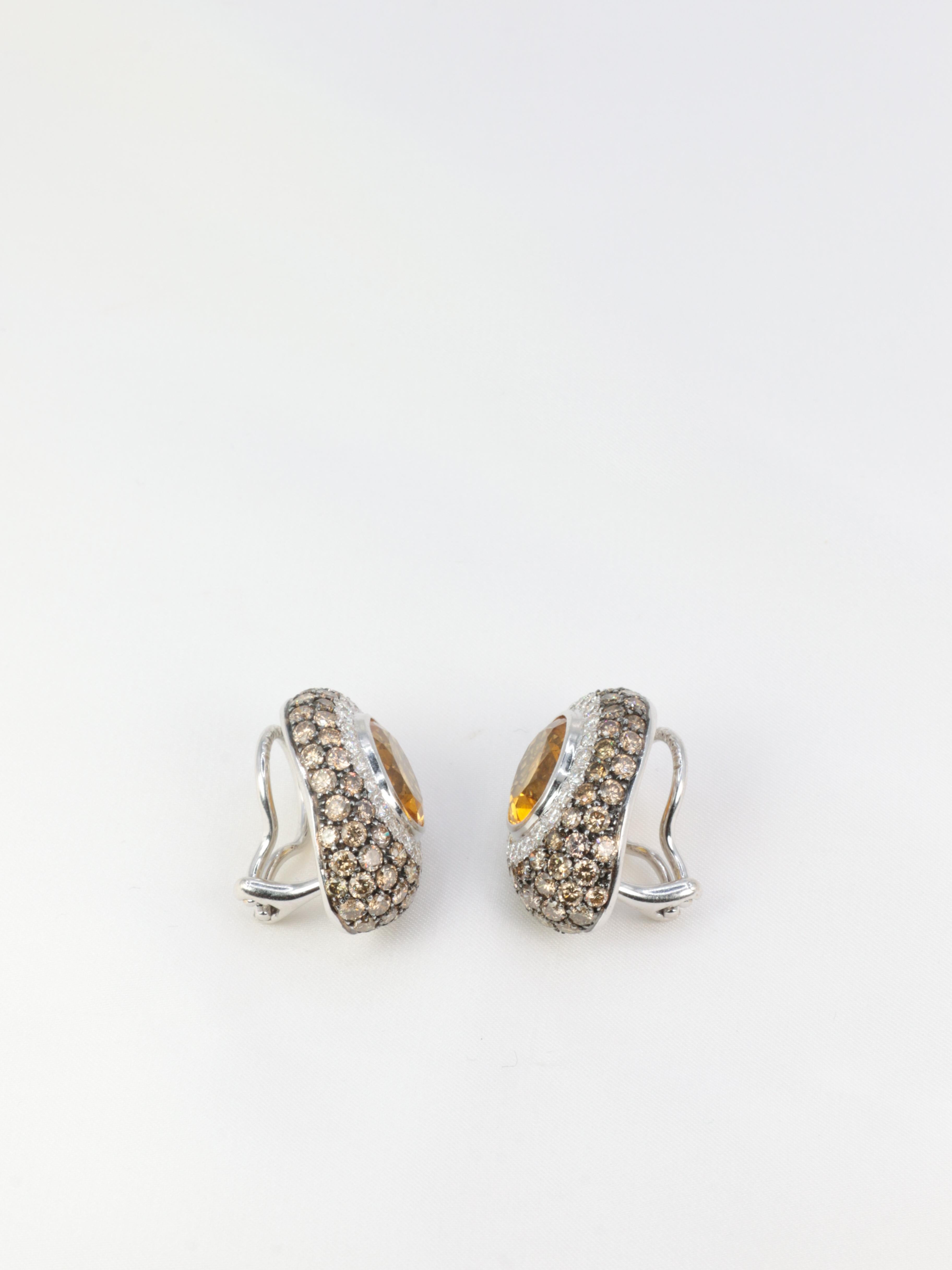 Pair of Gold, Citrines, White and Champagne Diamonds Earrings For Sale 3