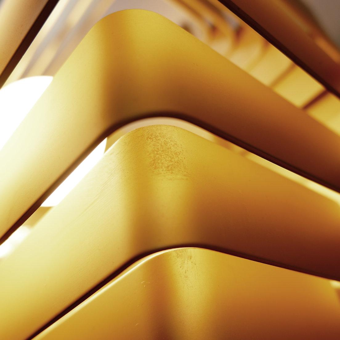 XX secolo Coppia di lampade da parete in alluminio color oro di Jules Wabbes - 2 coppie disponibili (2) in vendita