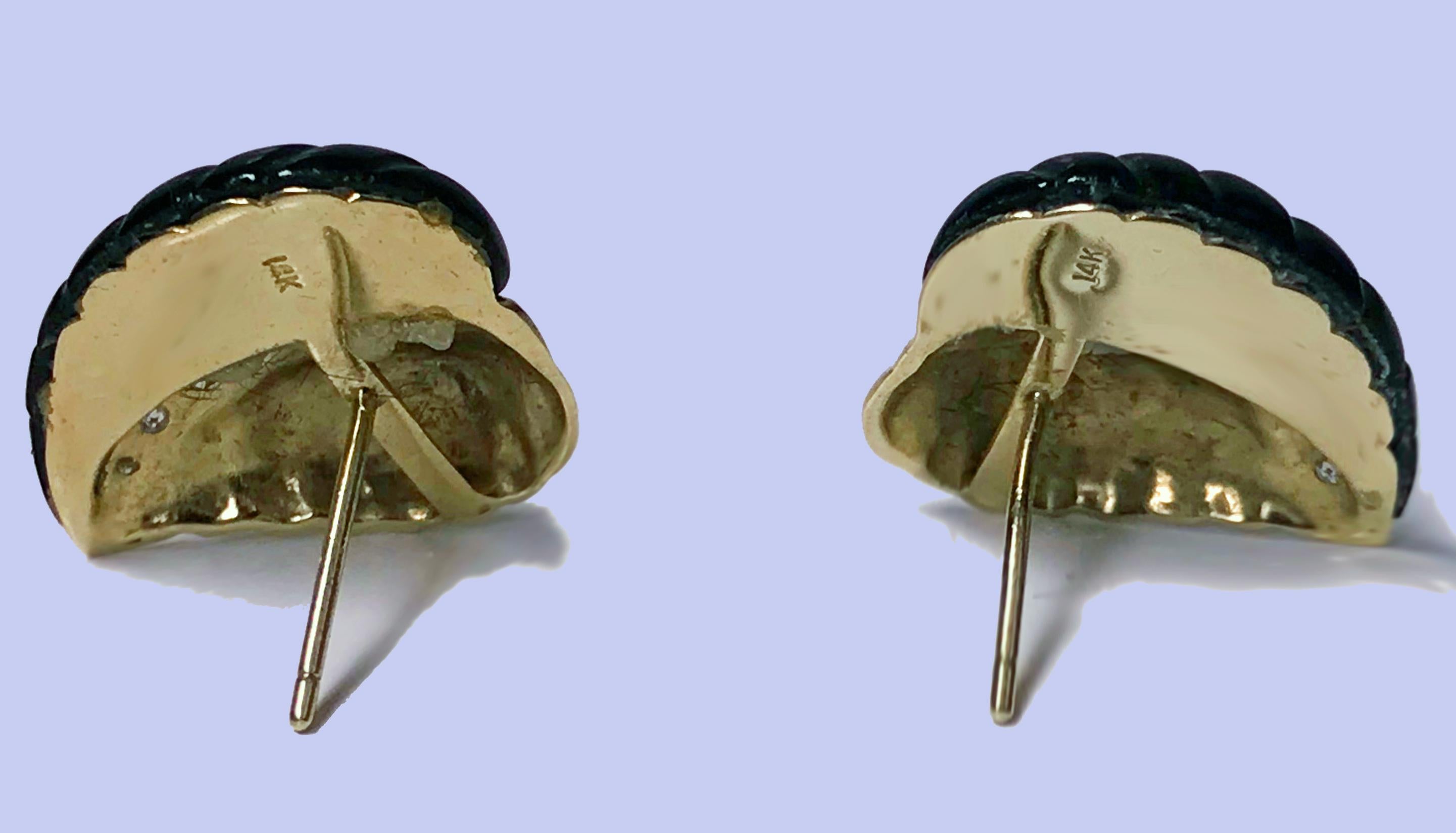 Pair of Gold Diamond Onyx Leaf Earrings In Good Condition In Toronto, ON