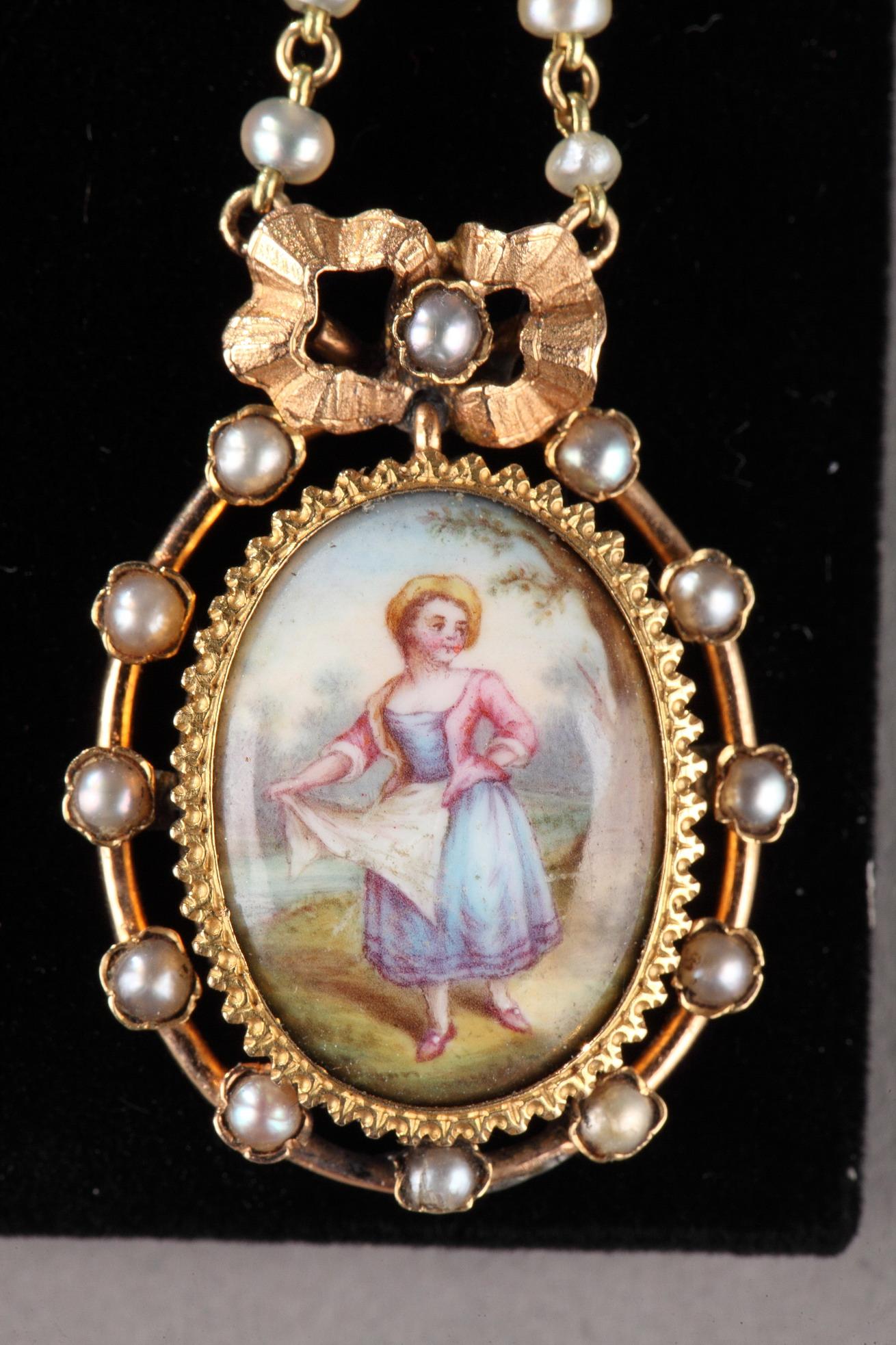 Pair of Gold Earrings, Napoleon III For Sale 2