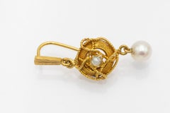 Paar filigrane Goldohrringe mit Perlen, Schweden, 1861er Jahre.