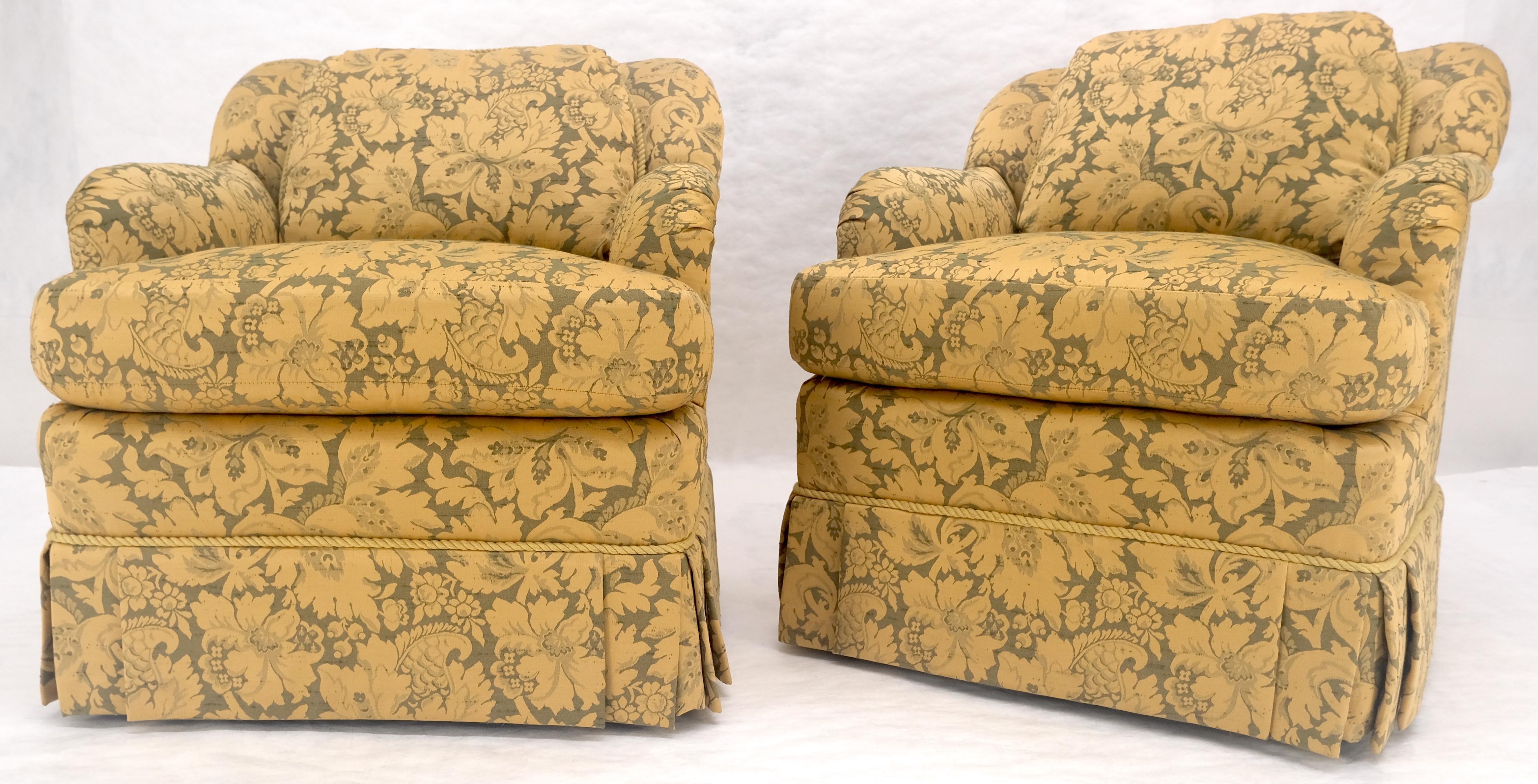 Paire de chaises longues en tapisserie d'ameublement à motifs floraux dorés par Thomasville MINT Bon état - En vente à Rockaway, NJ