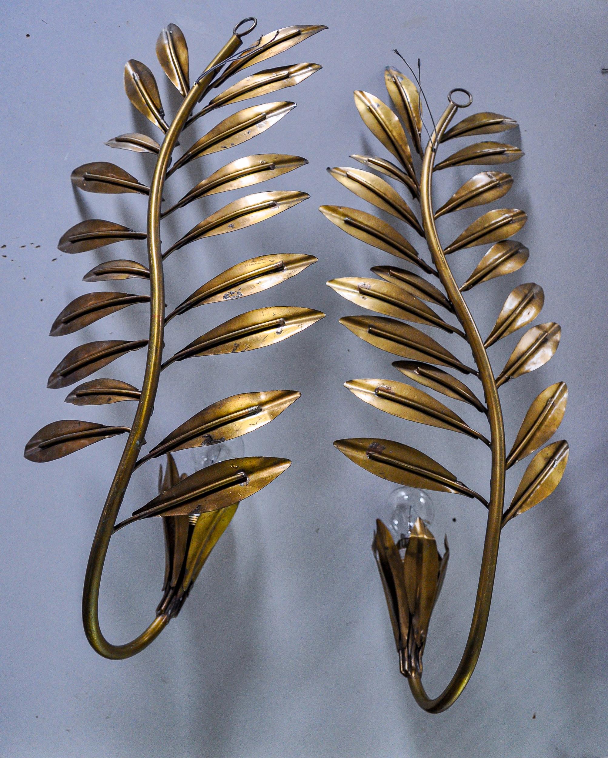 Paar goldene florale Wandleuchter von Ferro Arte, Spanien, 1980 (Metall) im Angebot