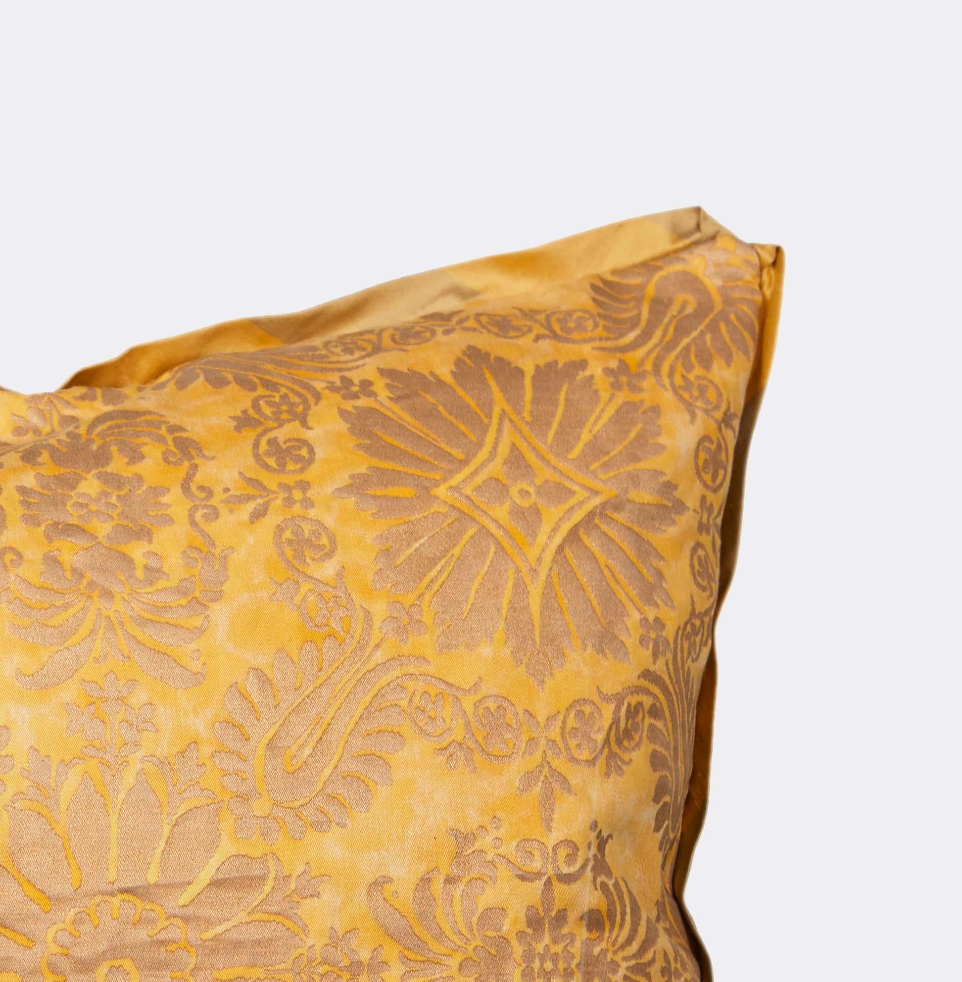 Pair of Gold Fortuny Fabric Cushions in the Impero Pattern In New Condition In New York, NY
