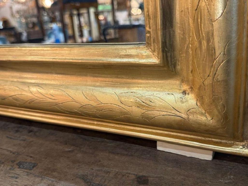 Paar vergoldete Louis Philippe-Spiegel mit geometrischem Muster (20. Jahrhundert) im Angebot