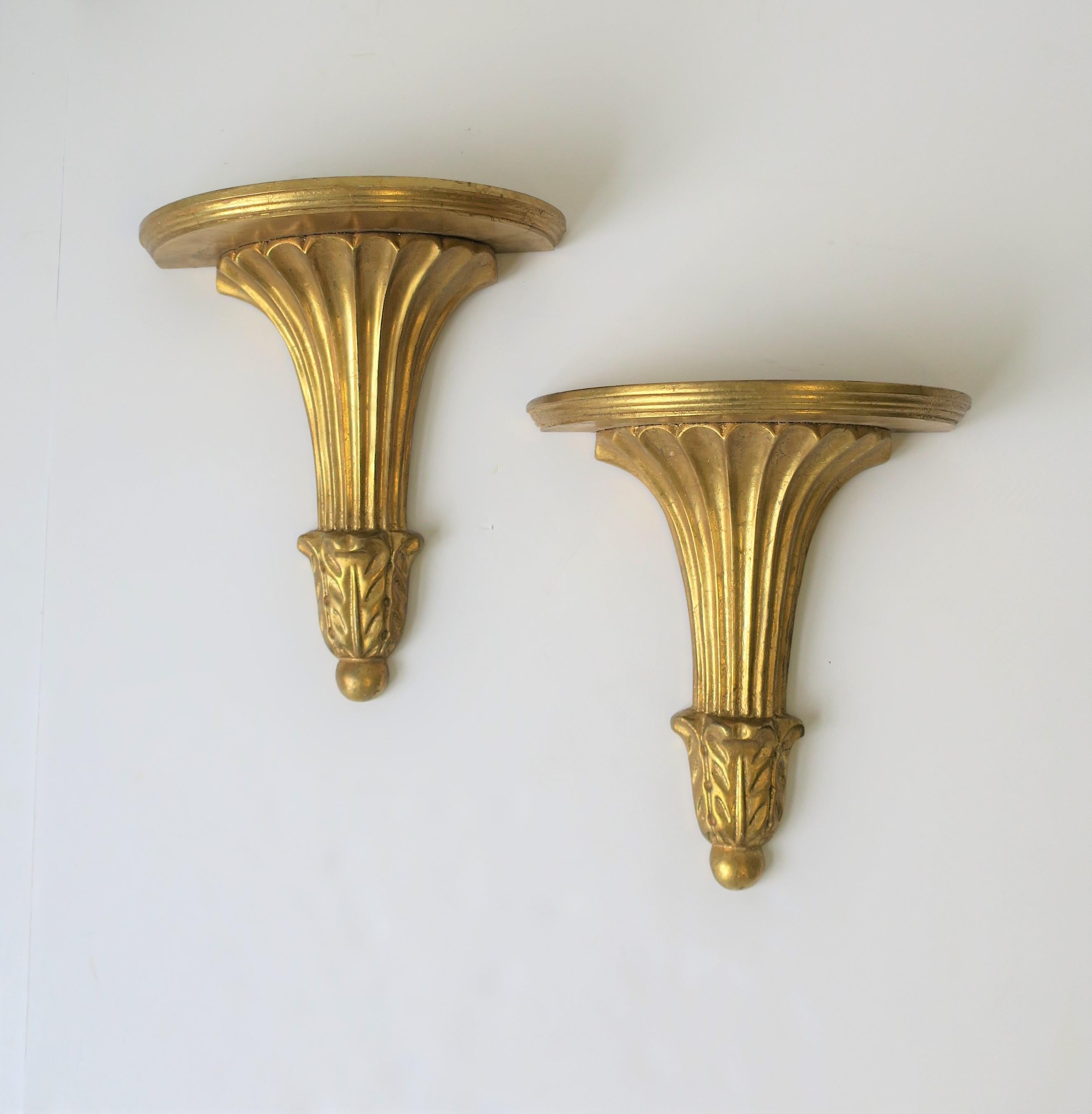 Pair of Gold Gilt Wall Shelf Brackets In Good Condition In New York, NY