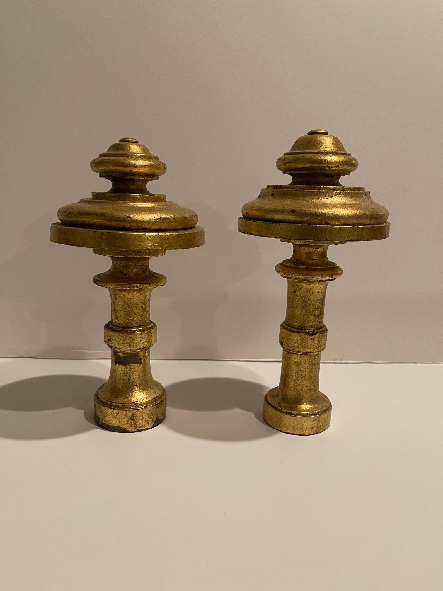 Paar von  Gold vergoldetes Holz Französische Krawattenhalter, Ende 19. (19. Jahrhundert) im Angebot