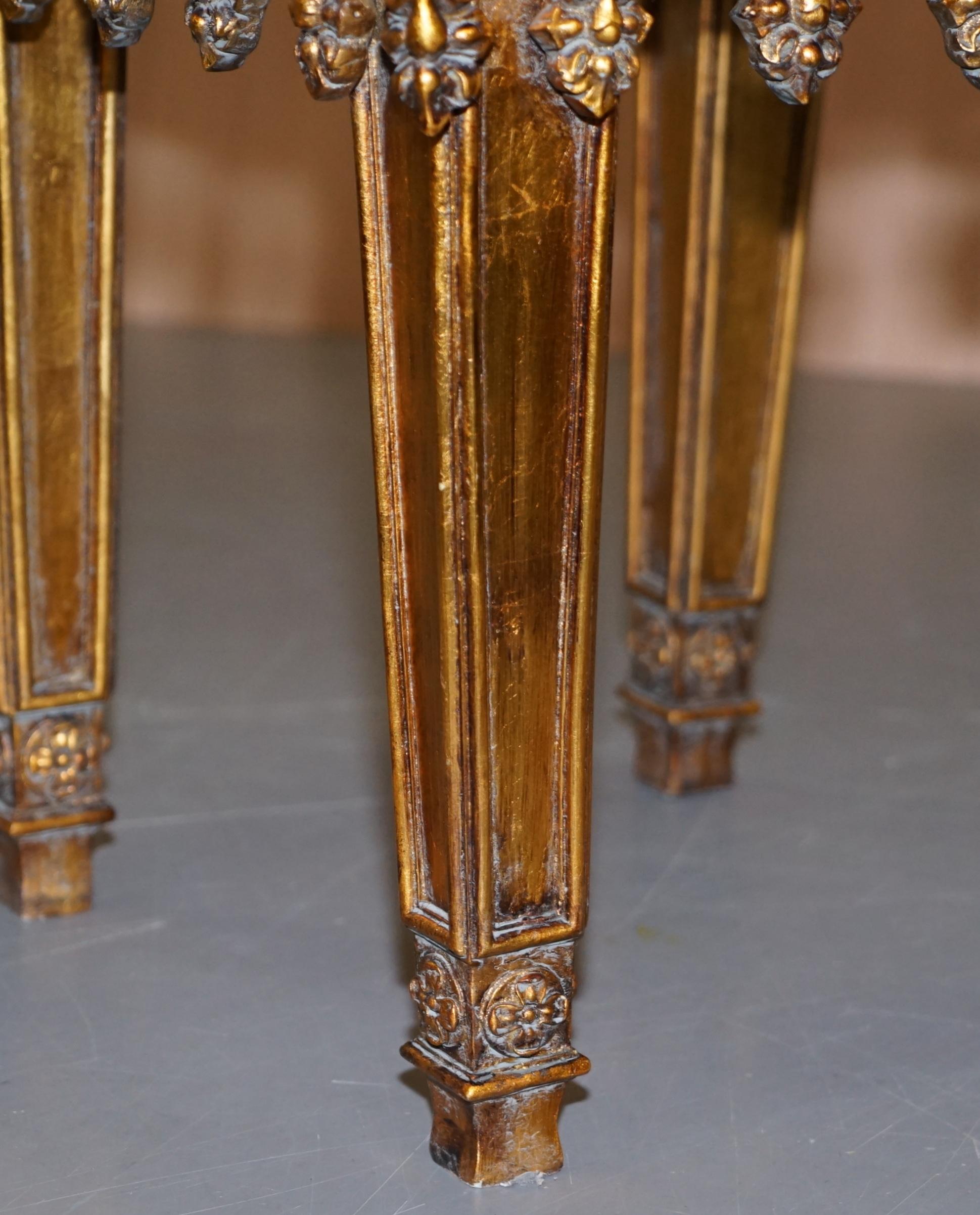 Pair of Gold Giltwood Marble Bust Stands Side End Lamp Wine Tables In Good Condition In West Sussex, Pulborough