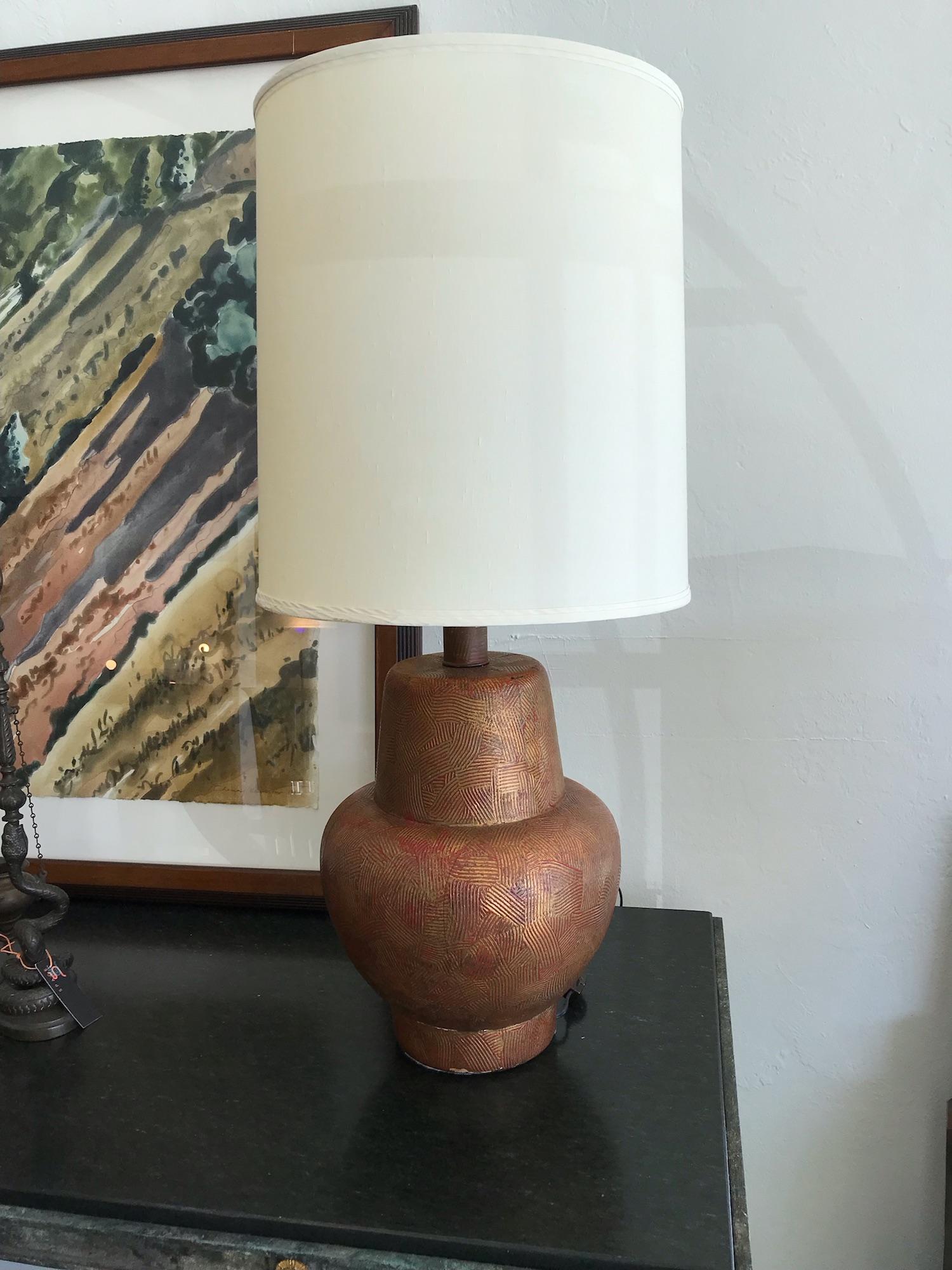 Pair of Gold Leaf Gilded Wood Gesso Lamps by James Mont, USA, 1950s In Good Condition For Sale In Fort Lauderdale, FL