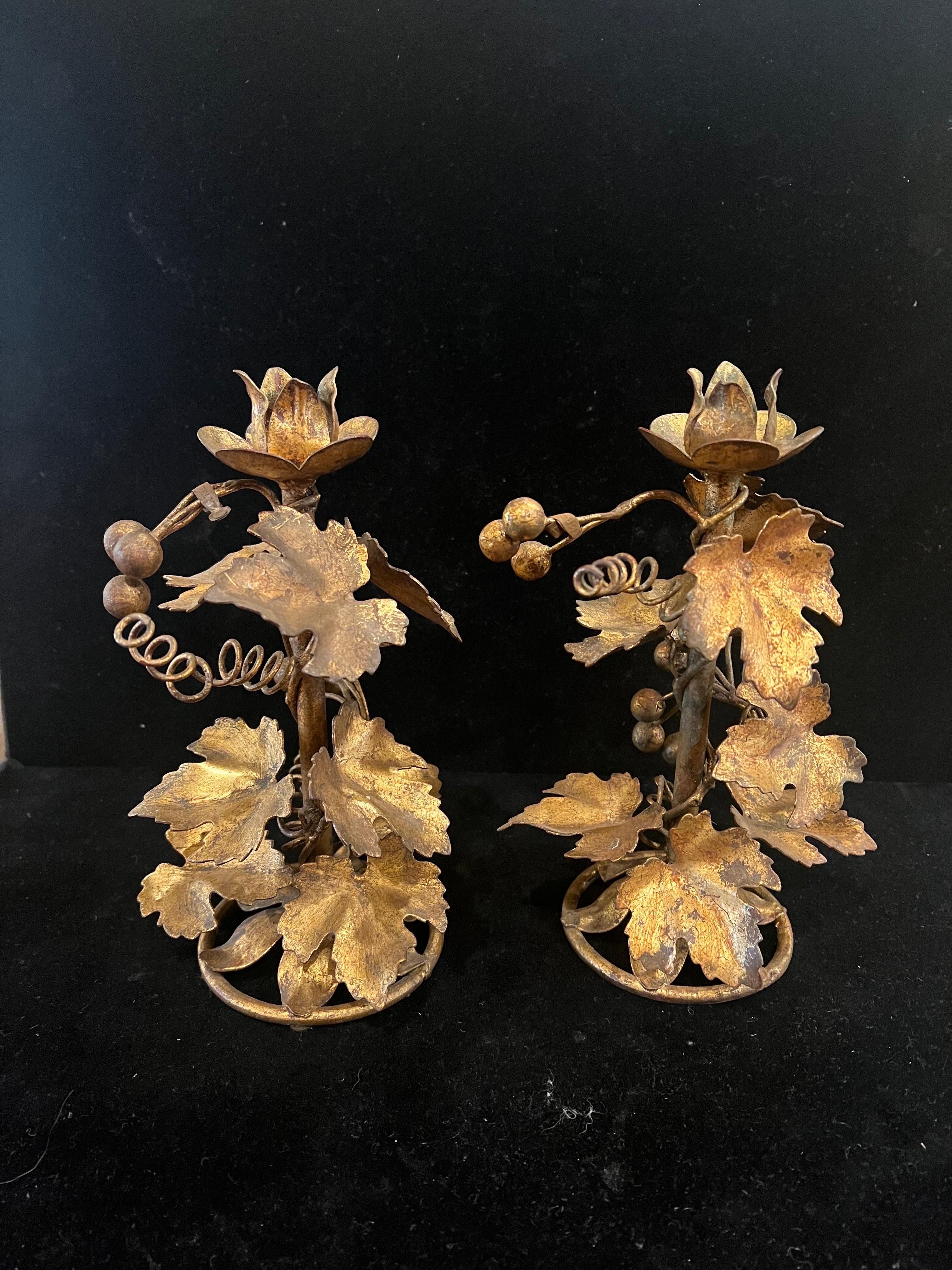 Pair of Gold Leaf Italian candle Holders Hollywood Regency In Excellent Condition For Sale In San Diego, CA