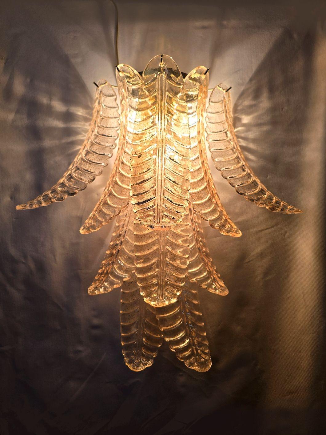 Pareja de apliques de cristal de Murano con hojas doradas Moderno de mediados de siglo en venta