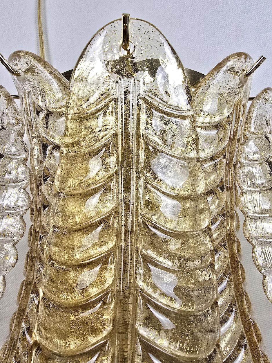 Pareja de apliques de cristal de Murano con hojas doradas finales del siglo XX en venta