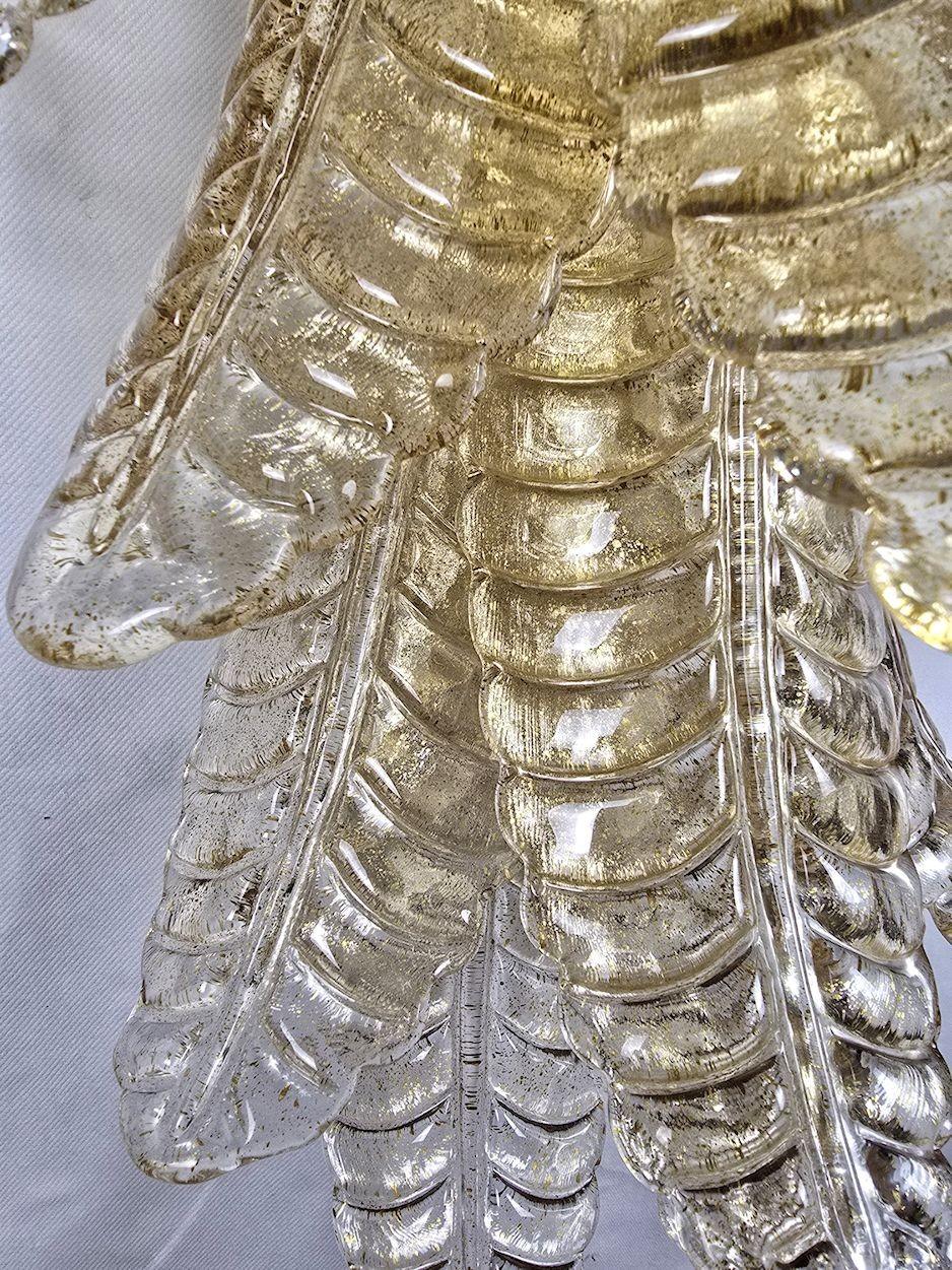 Pareja de apliques de cristal de Murano con hojas doradas en venta 1