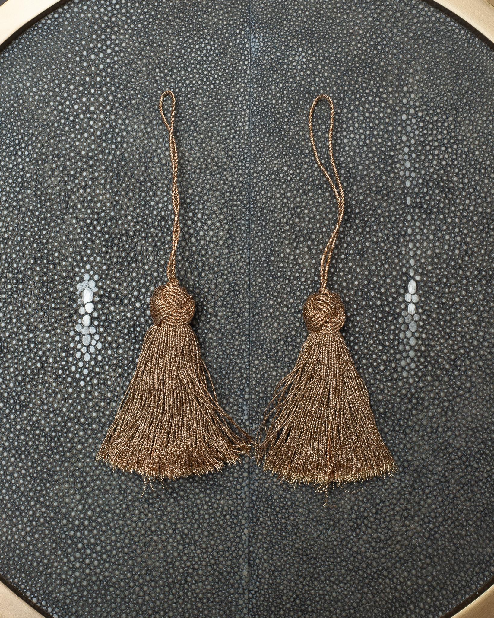 Pair of Gold Metallic Silk Tassels In New Condition For Sale In Toronto, ON