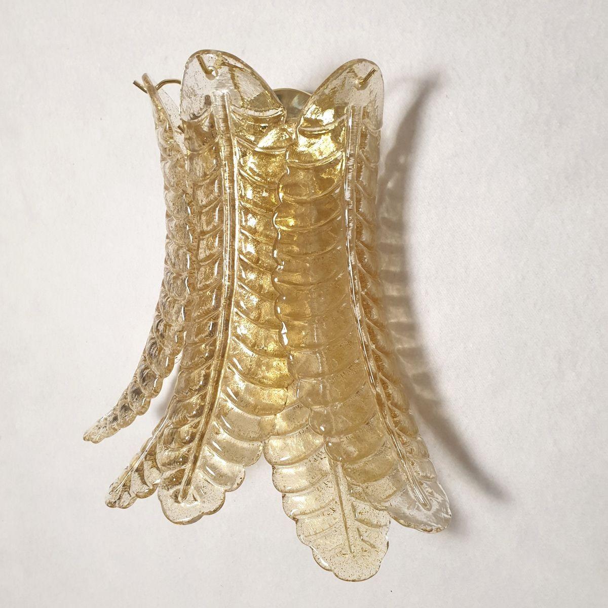 Paar goldene Murano Blätter Wandleuchter (Italienisch) im Angebot