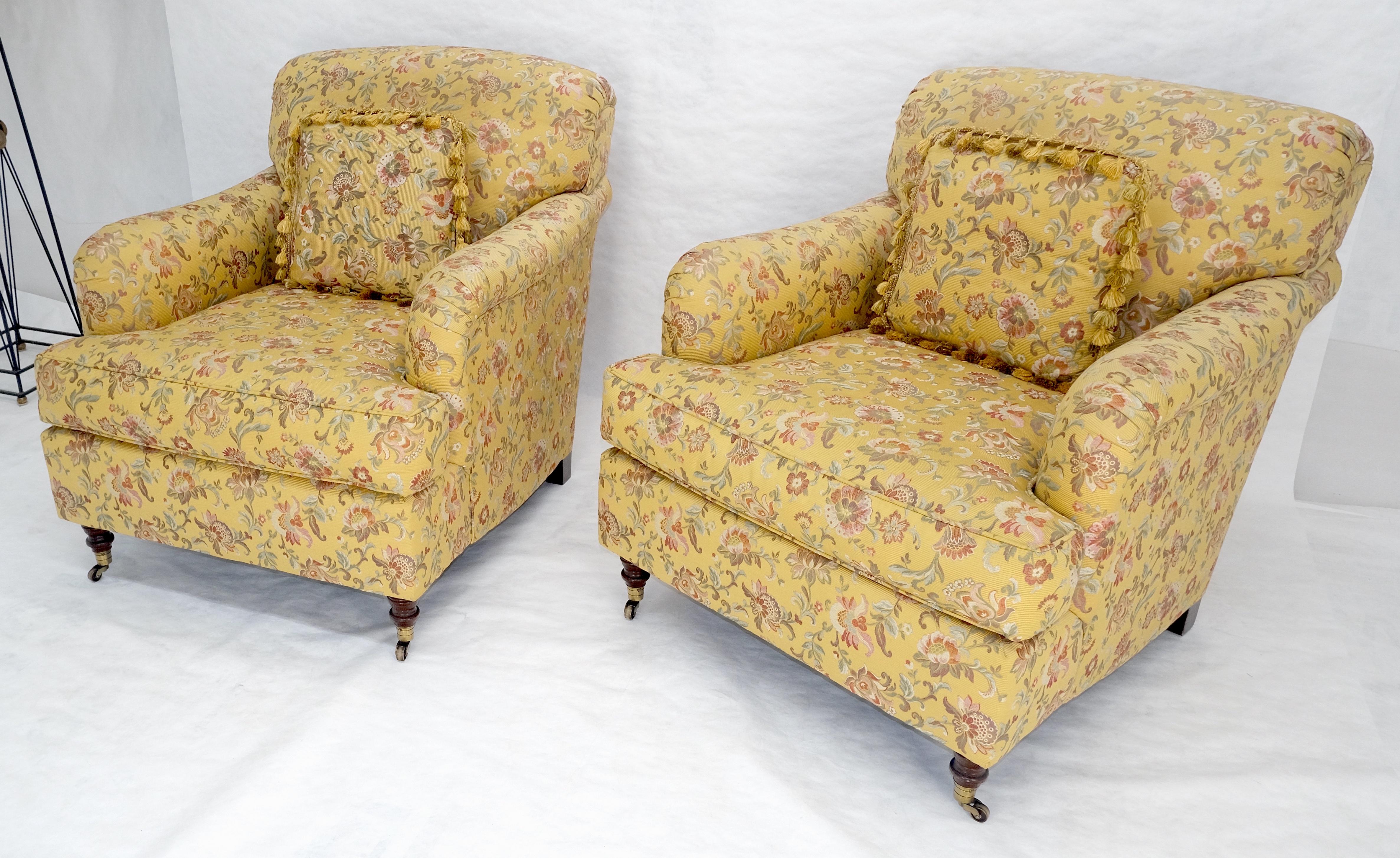 Paar Gold & Rosa Floral Seide Wie Polsterung Kravet Lounge Stühle MINT im Zustand „Gut“ im Angebot in Rockaway, NJ