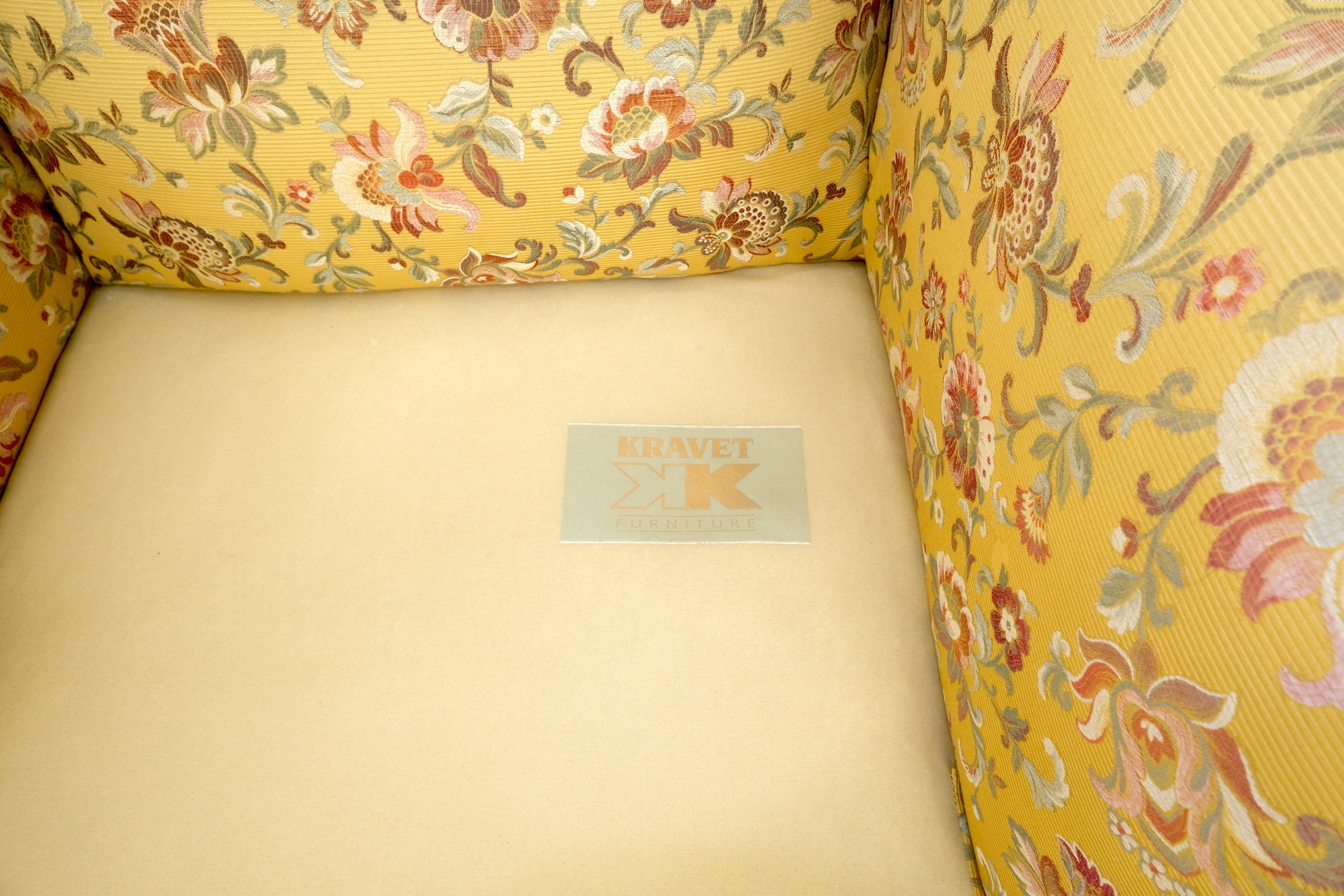 Paar Gold & Rosa Floral Seide Wie Polsterung Kravet Lounge Stühle MINT im Angebot 3