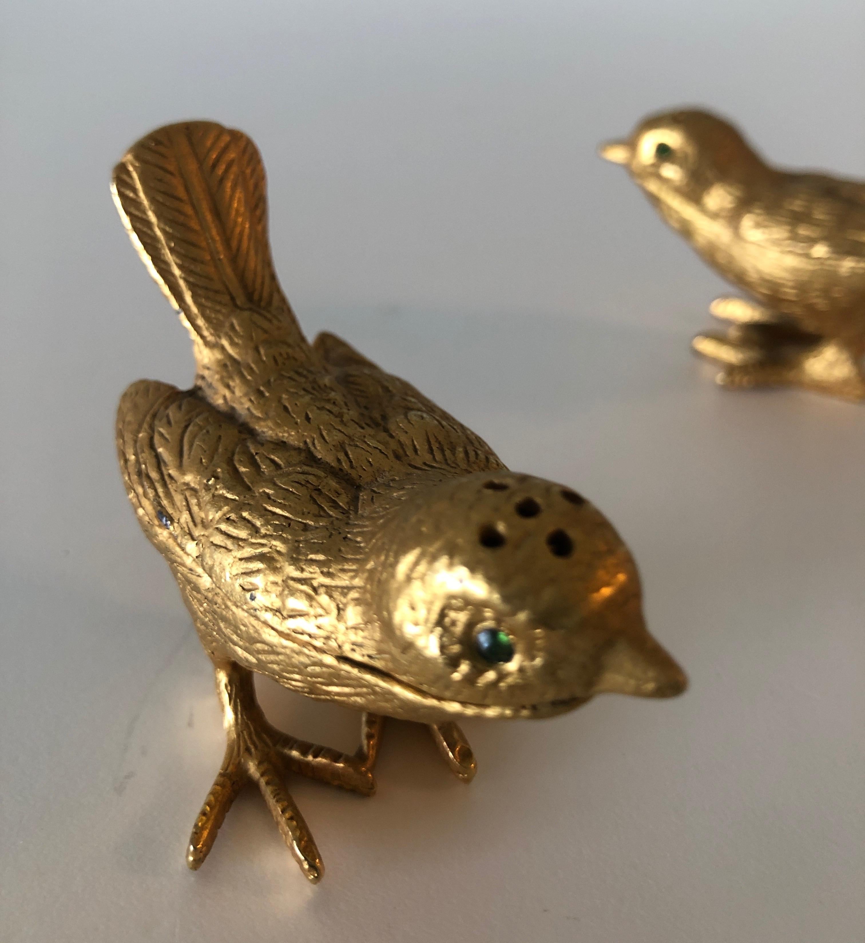 Pair of Gold Plated Birds Salt and Pepper Shakers In Good Condition In Oakland Park, FL