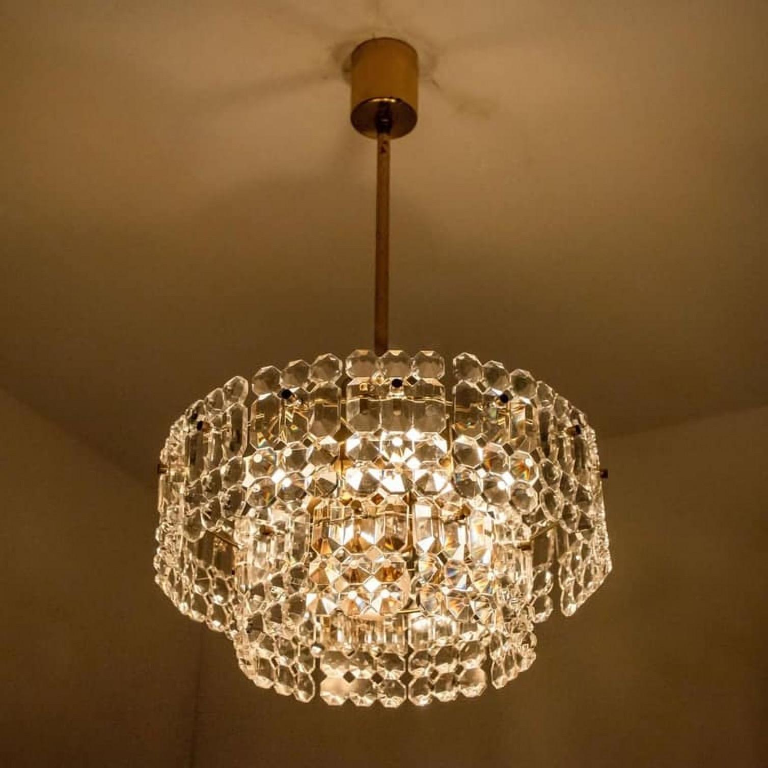 Austrian Pair of Gold-Plated Kinkeldey Crystal Glass Chandeliers, 1960s For Sale