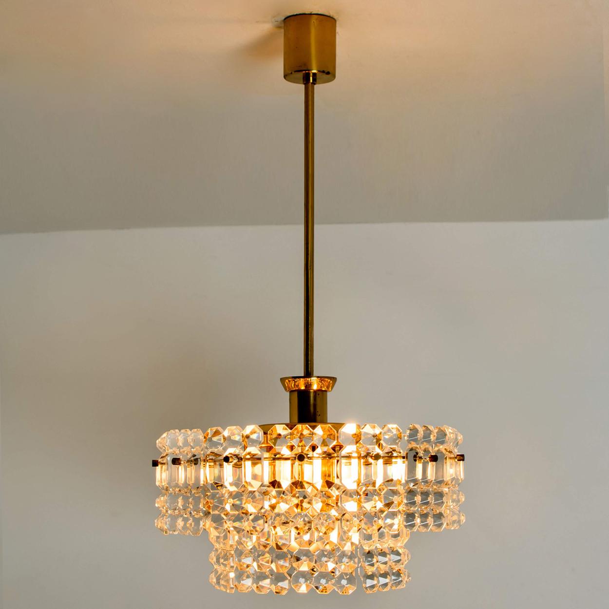 20th Century Pair of Gold-Plated Kinkeldey Crystal Glass Chandeliers, 1960s For Sale