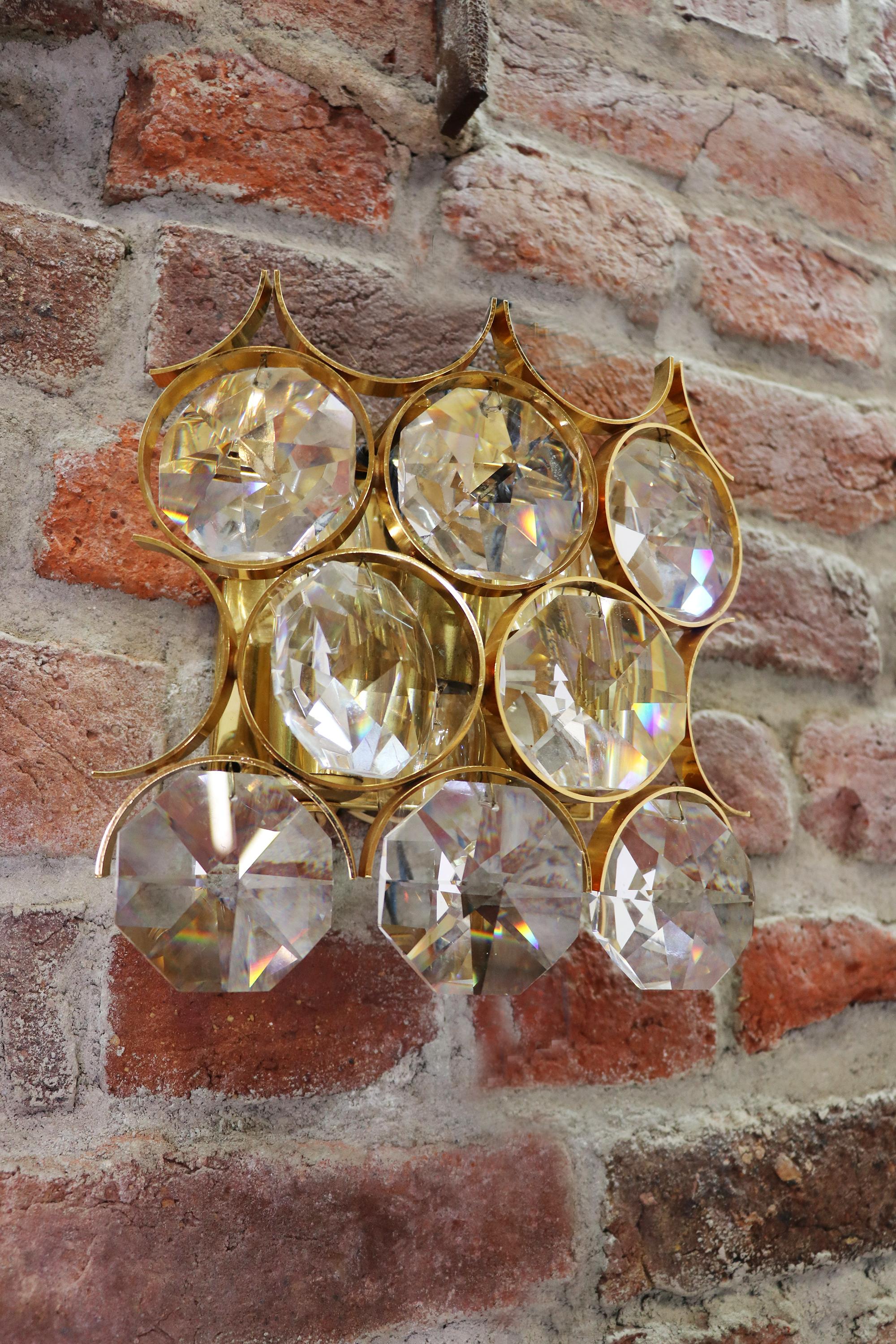 Hollywood Regency 1960 Germany Palwa Pair of Wall Sconces Crystal Glass & Gilt Brass For Sale