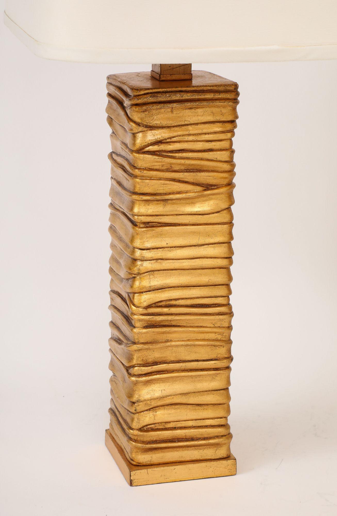 Pair of Gold Tone Metalic Column Lamps. Bon état - En vente à New York, NY