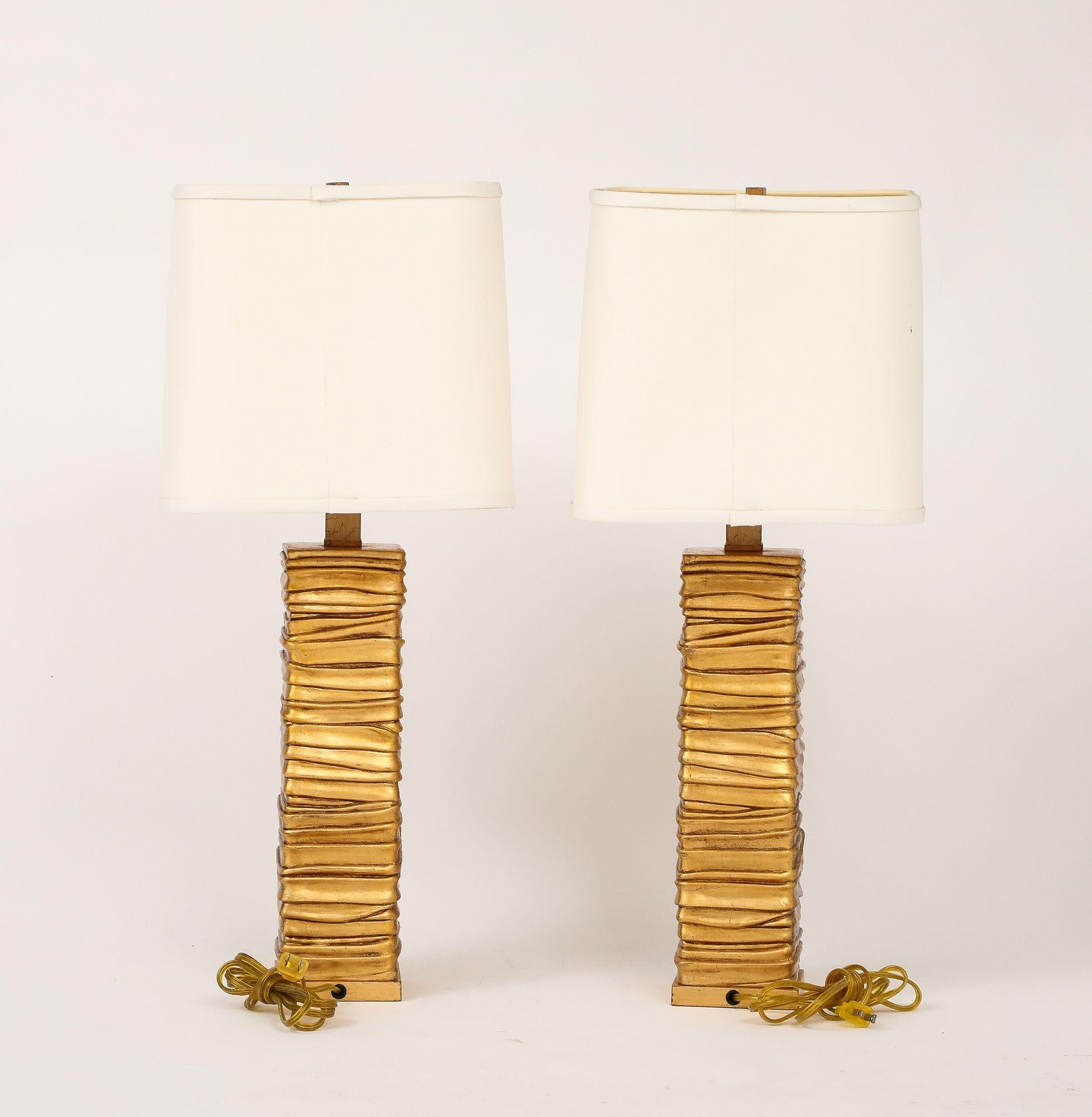Pair of Gold Tone Metalic Column Lamps. en vente 1